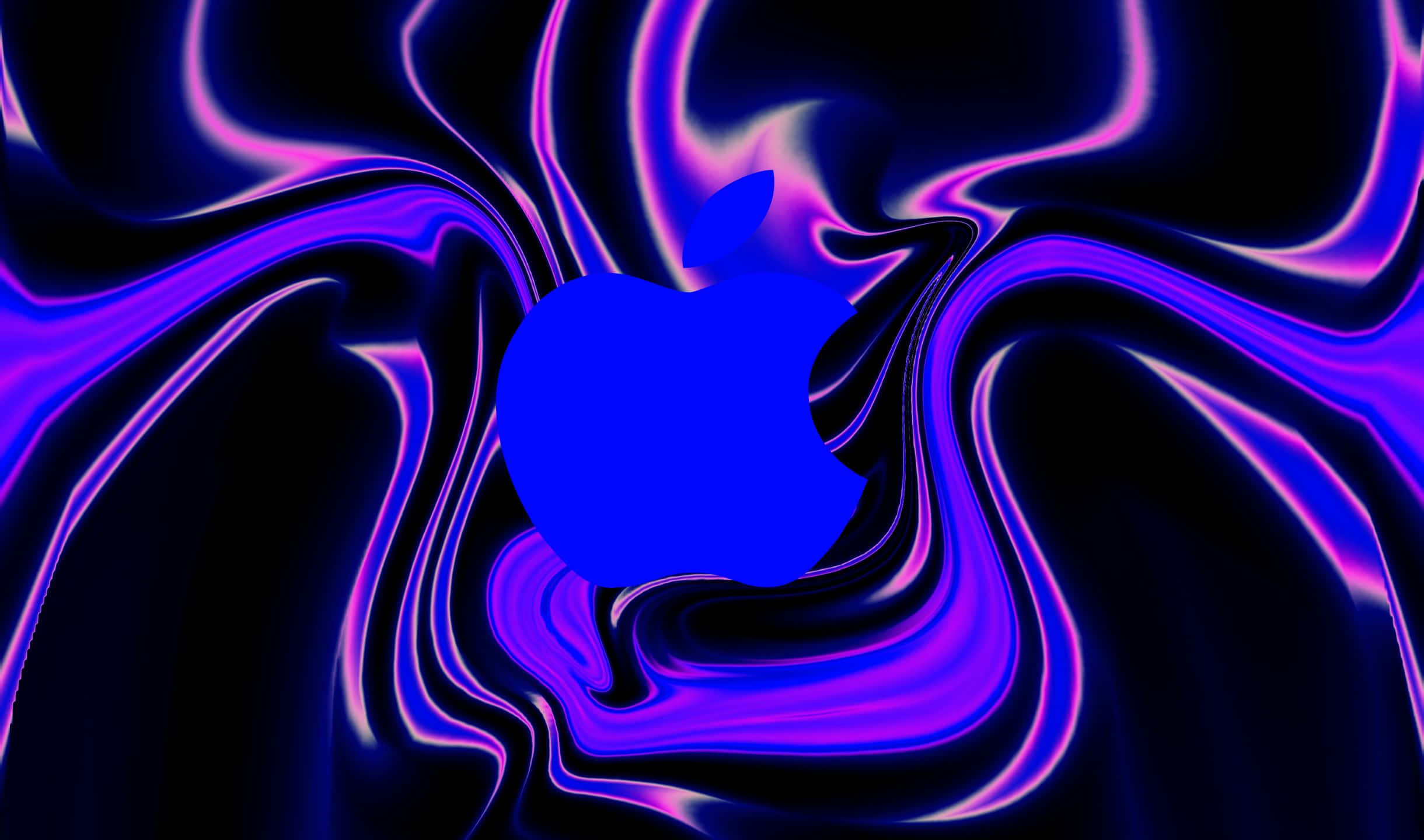 2440x1440 藍色抽象 Apple 標誌背景 壁紙 — 一個發光的藍色Apple標誌位於電光紫和黑色液體光旋轉的漩渦中心。