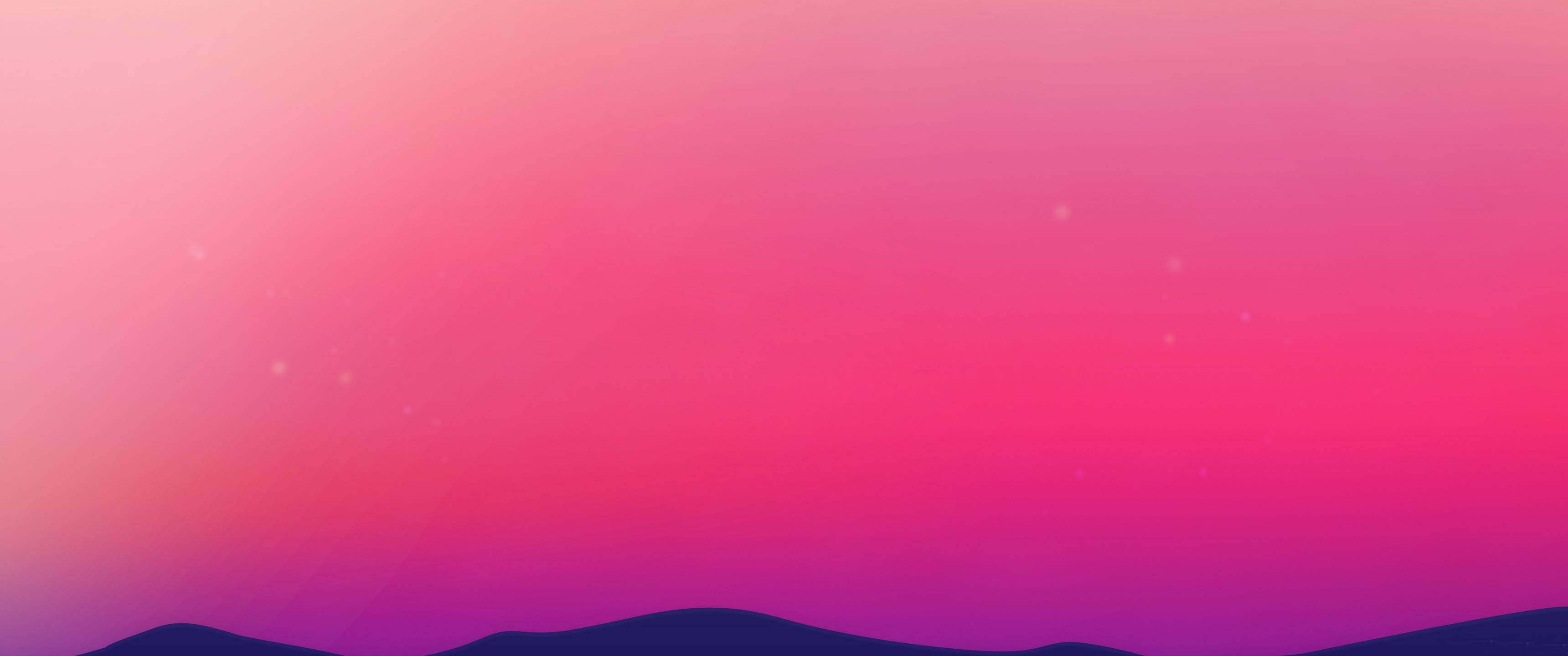 3440x1440 最簡風格粉紅天空 壁紙 — 極簡漸變天空從柔和粉紅過渡到深紫紅色，下方是深色剪影山丘，帶有微小的星狀斑點。