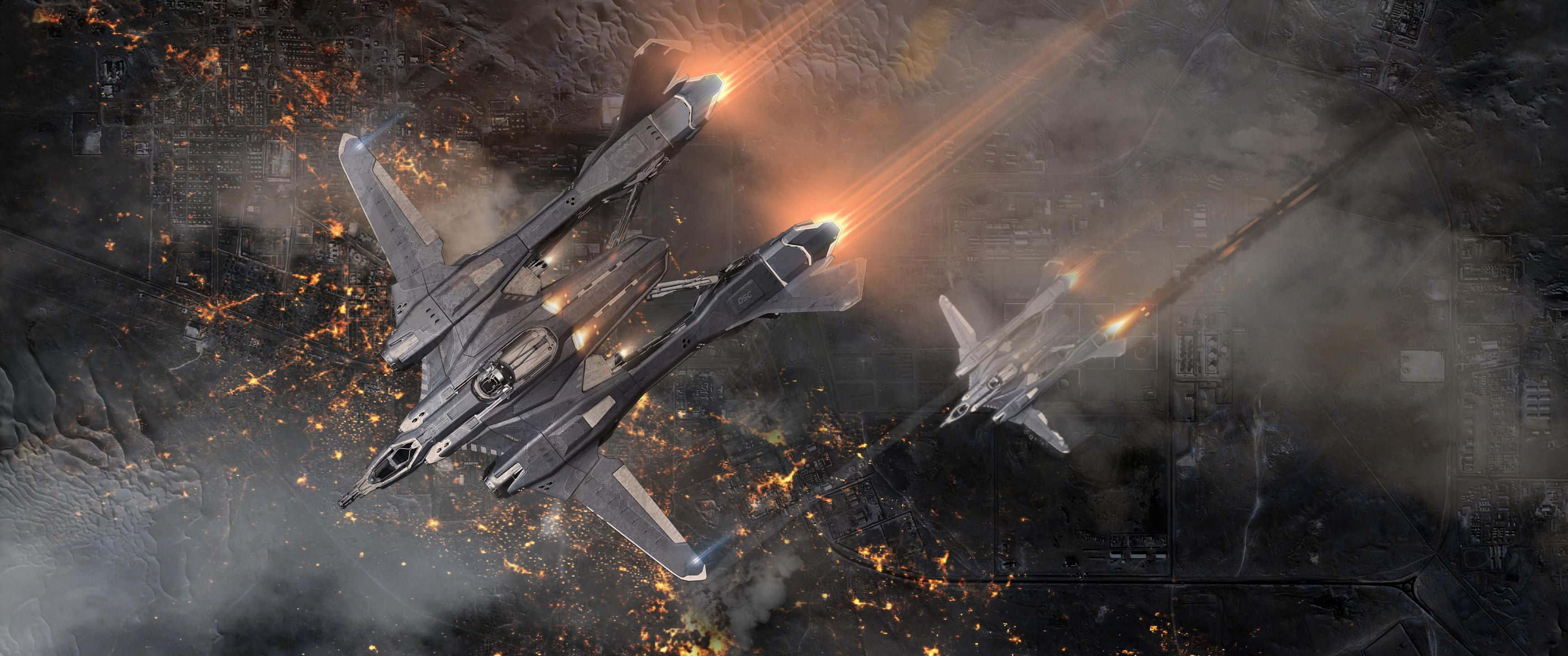 3440x1440 遊戲 Star Citizen 海報 壁紙 — 三架戰鬥機在煙霧和火焰中翱翔，飛越燃燒的城市景觀，留下發光的橙色軌跡。