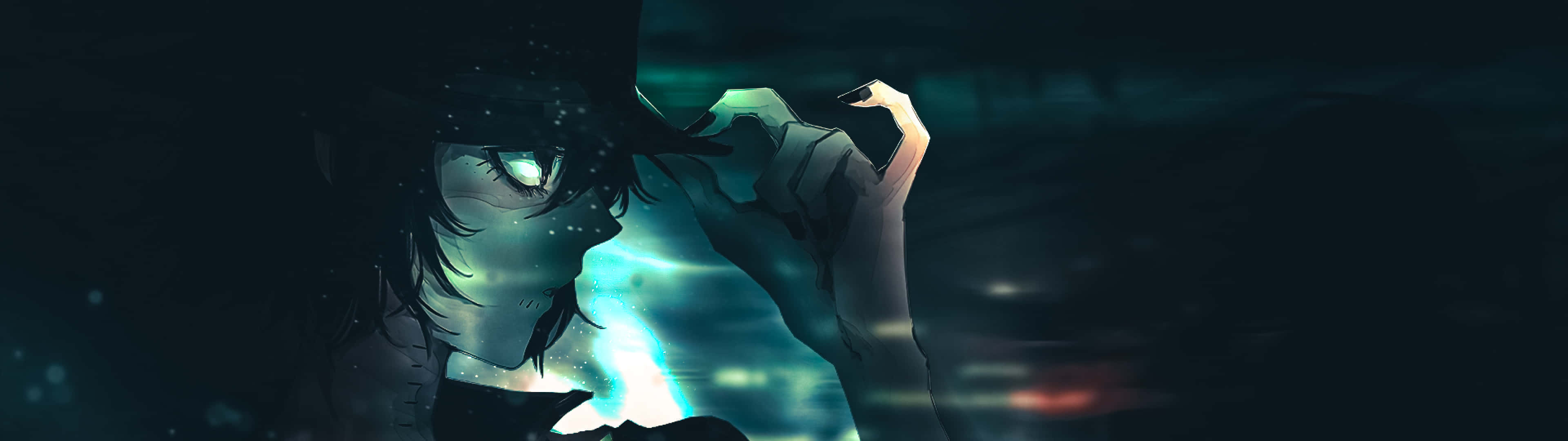 3840x1080 動漫綠黑配色角色 壁紙 — 一個深色頭髮的動漫角色戴著軟呢帽，在發光的青綠色燈光下調整帽子，背景陰暗。