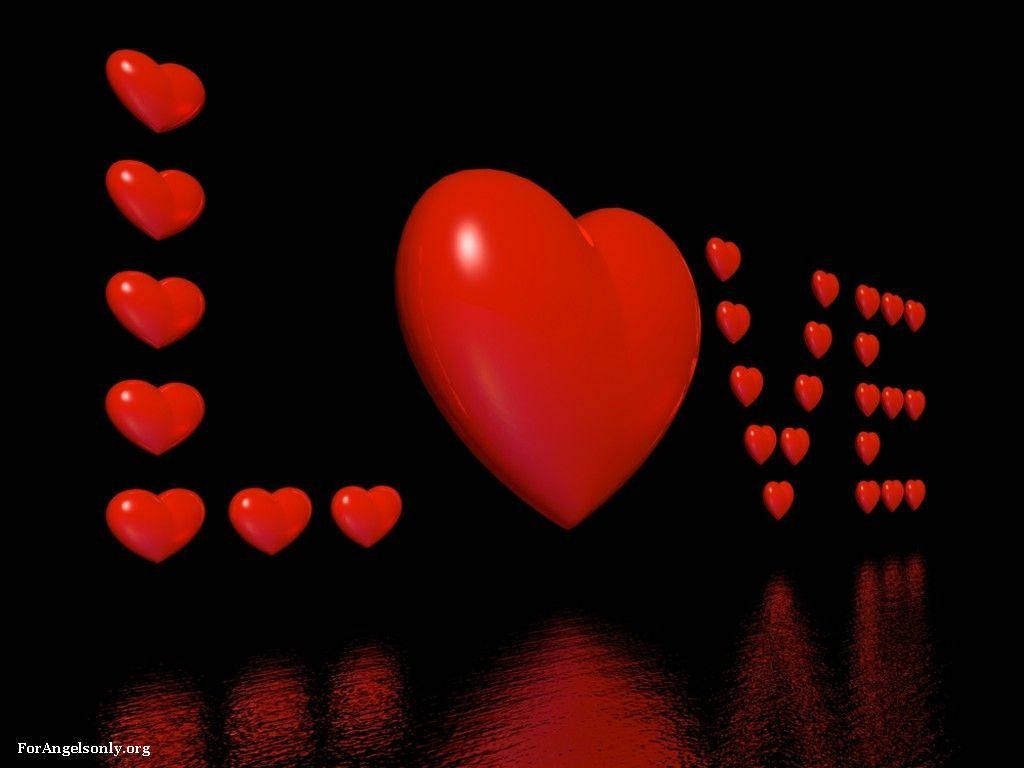 3D愛心設計 壁紙 — 光澤紅色心形在黑色背景上拼出 'LOVE'，並在潮濕表面上有倒影。