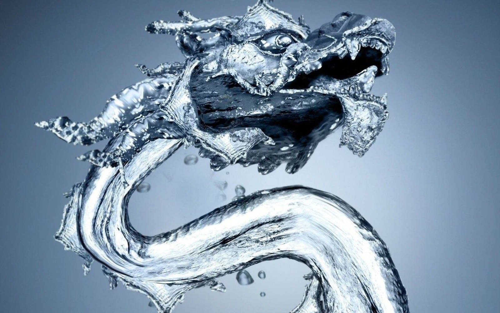 3D水屬性東方龍 壁紙 — 一條雄偉的龍完全由飛濺的水雕刻而成，帶有鋒利的水滴和反射表面，背景為冷灰色。