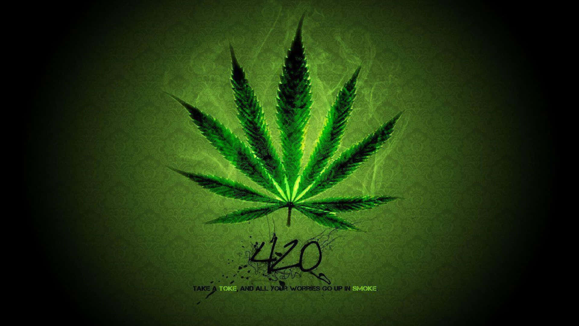 發光的綠色大麻葉，帶有煙霧和 420 塗鴉文字，背景為深色。 — 大麻 壁紙
