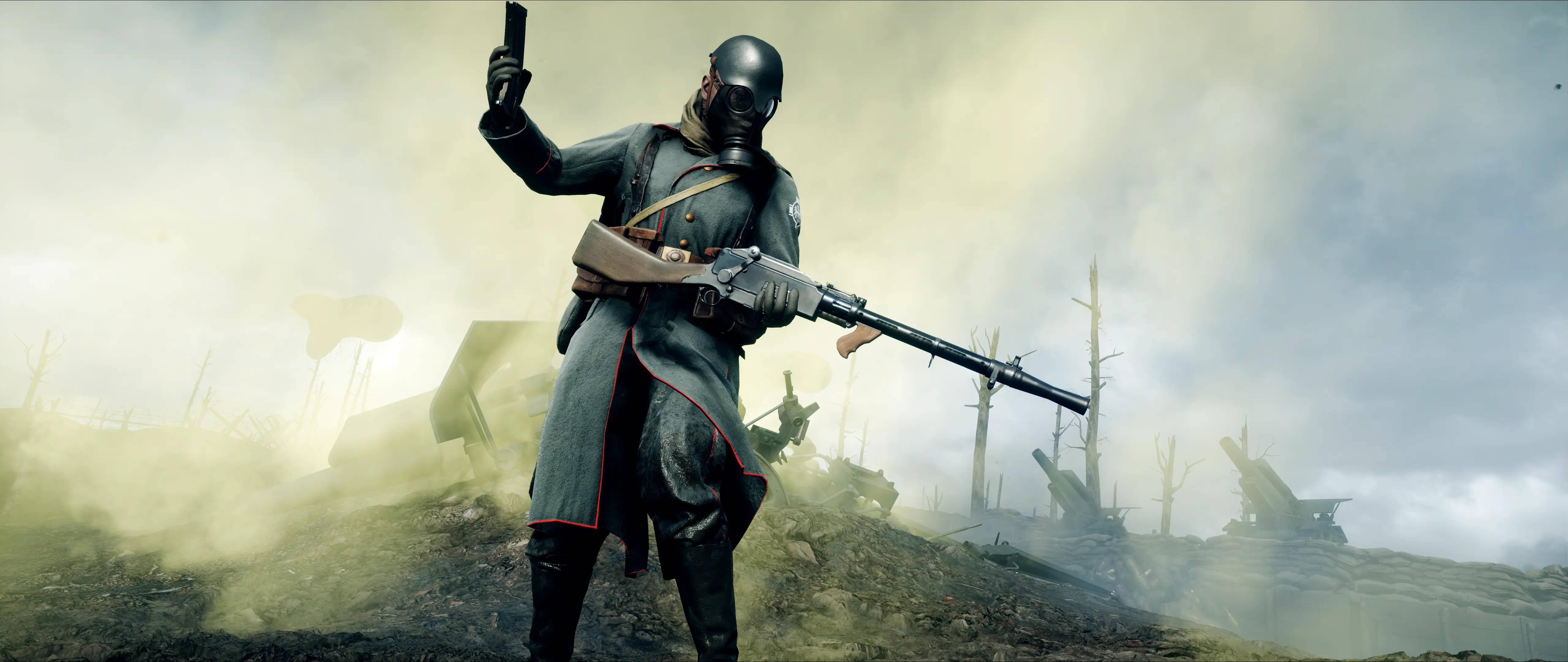 4K BF1 德國毒氣攻擊 壁紙 — 一名身穿防毒面具和軍服的士兵，在煙霧和毀壞的戰壕中，手持步槍和手槍，挑釁地站在戰火摧殘的田野上。