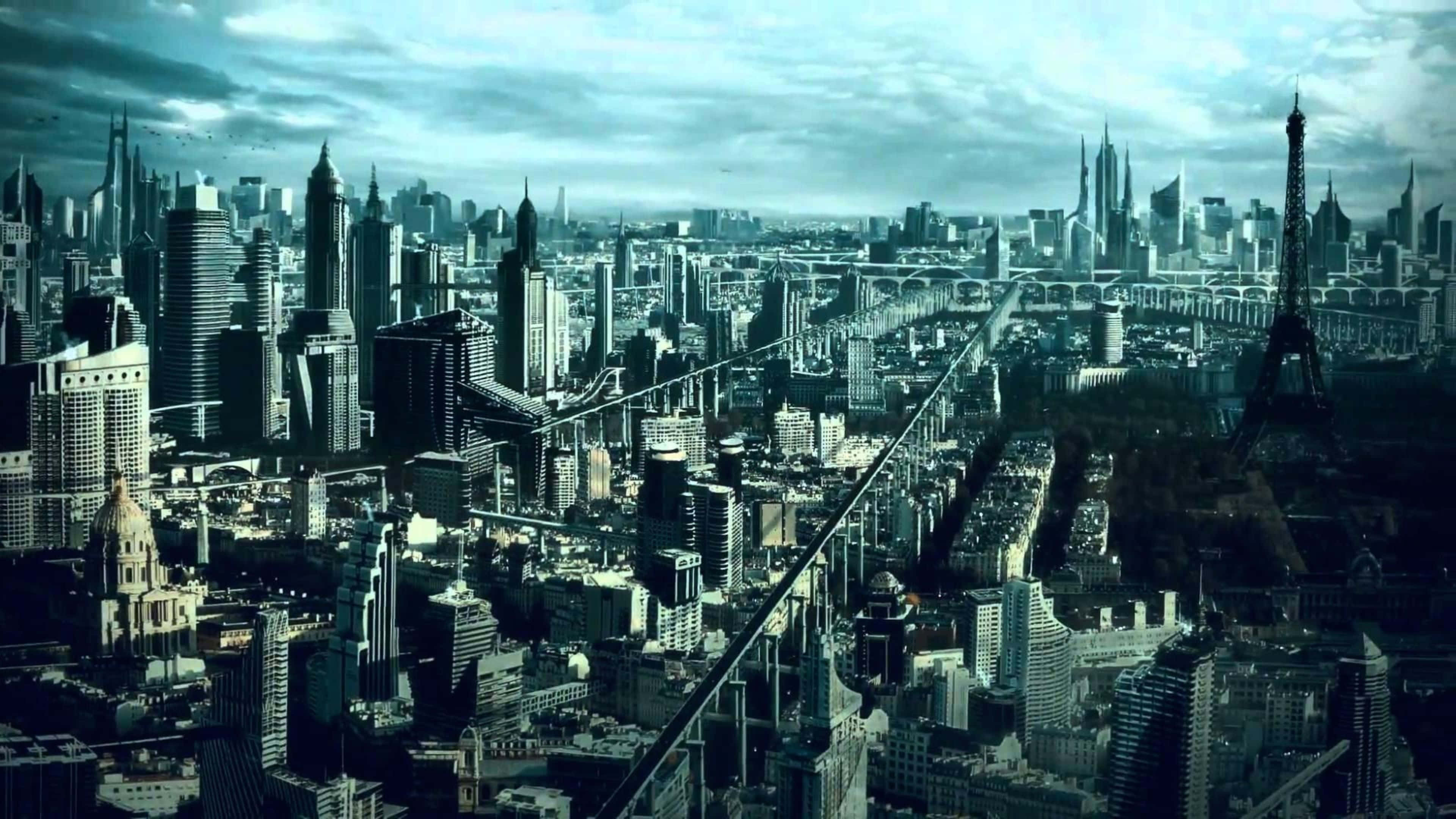 4K Civilization Beyond Earth 背景：天空 壁紙 — 未來主義巴黎天際線的氛圍航拍視圖，艾菲爾鐵塔在陰雲密布的天空下聳立於摩天大樓之間。