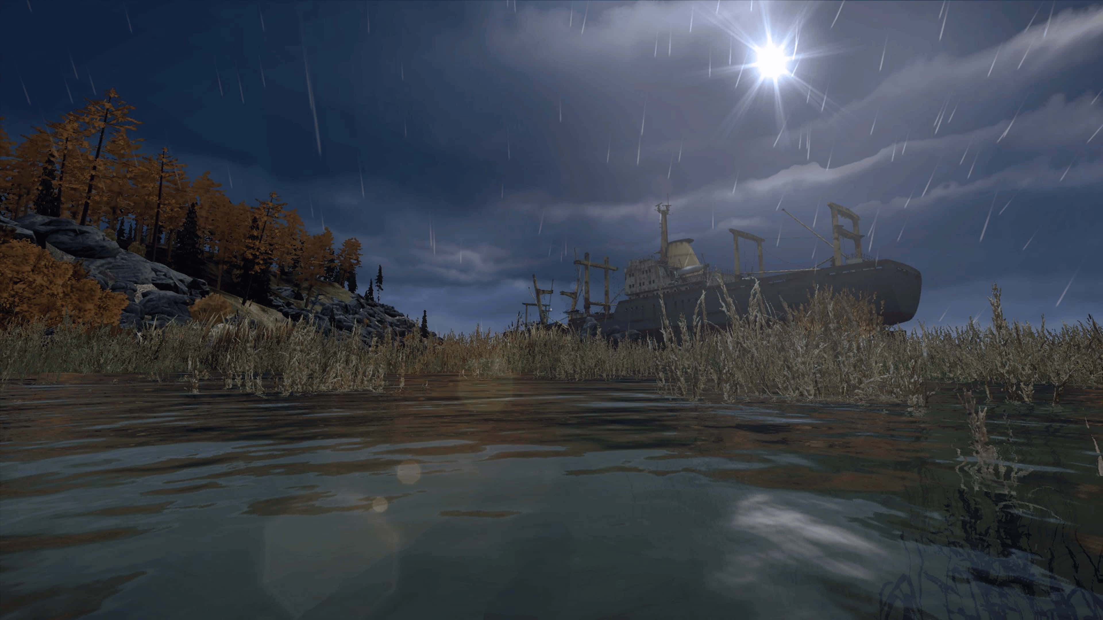 4K DayZ Epoch Mod 背景：河畔停泊區 壁紙 — 一艘廢棄船隻擱淺在淺水中，星空下，雨水落在秋天的樹木和蘆葦上。
