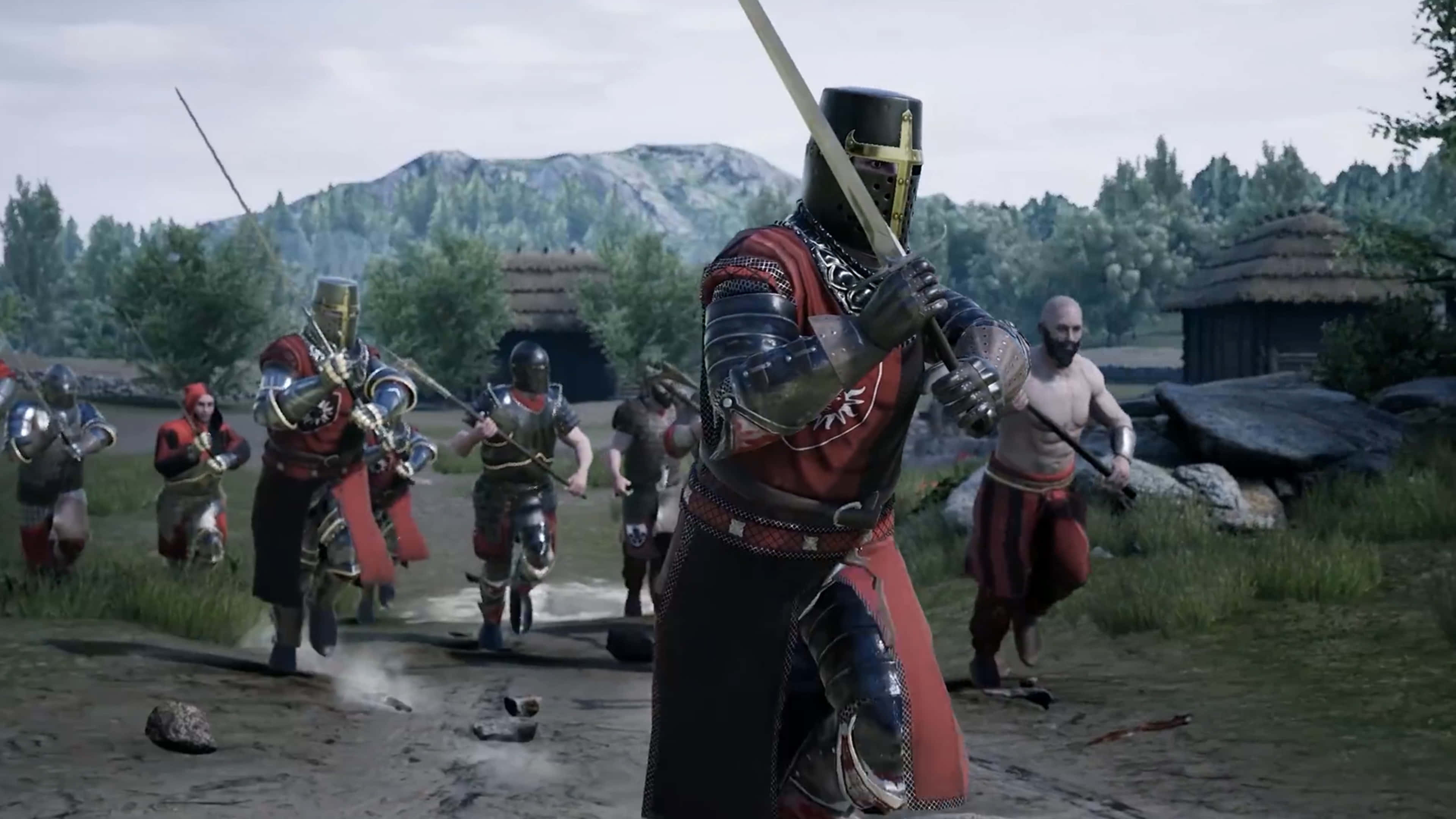 4K《Mordhau》紅騎士攻城背景 壁紙 — 中世紀身穿紅銀鎧甲的騎士與赤膊戰士在泥濘村莊空地上，在陰天下交戰。