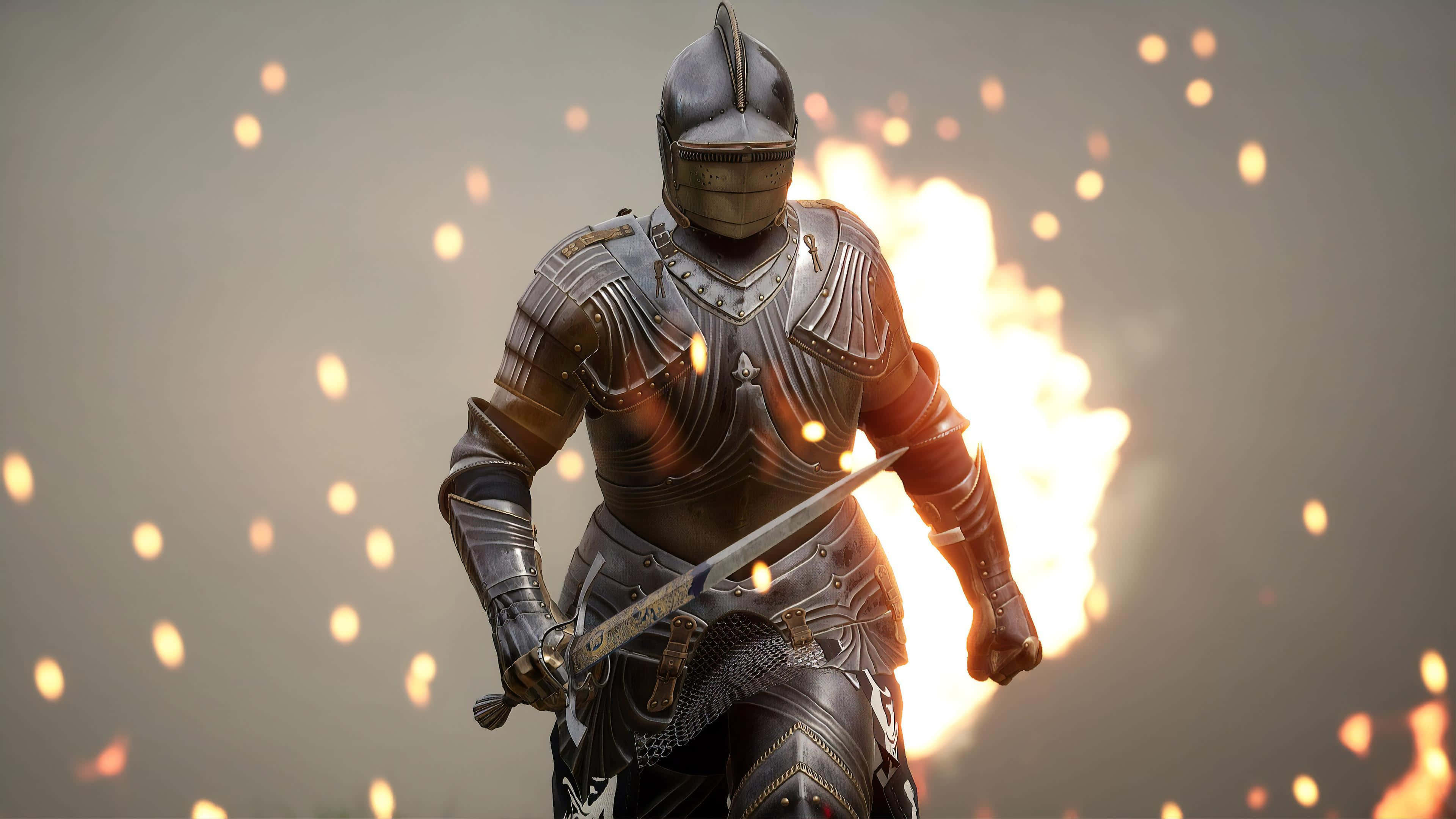 4K《Mordhau》背景：騎士背火而行 壁紙 — 一名身穿精細暗色盔甲的騎士手持劍，身後有熾熱的火花在朦朧的背景中爆發。