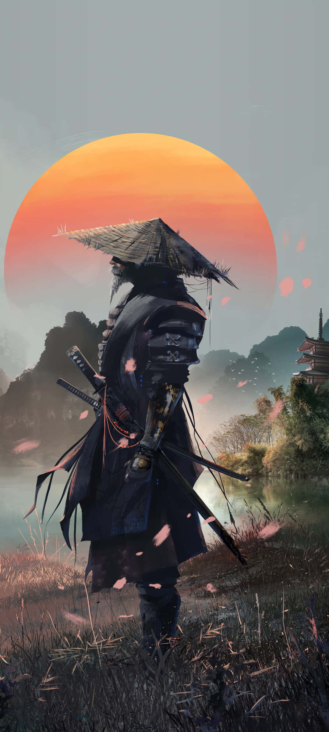 武士動漫4K壁紙 壁紙 — 一個孤獨的武士穿著暗色盔甲和草帽，在巨大的橙色太陽下形成剪影，櫻花在迷霧的風景中飄蕩。