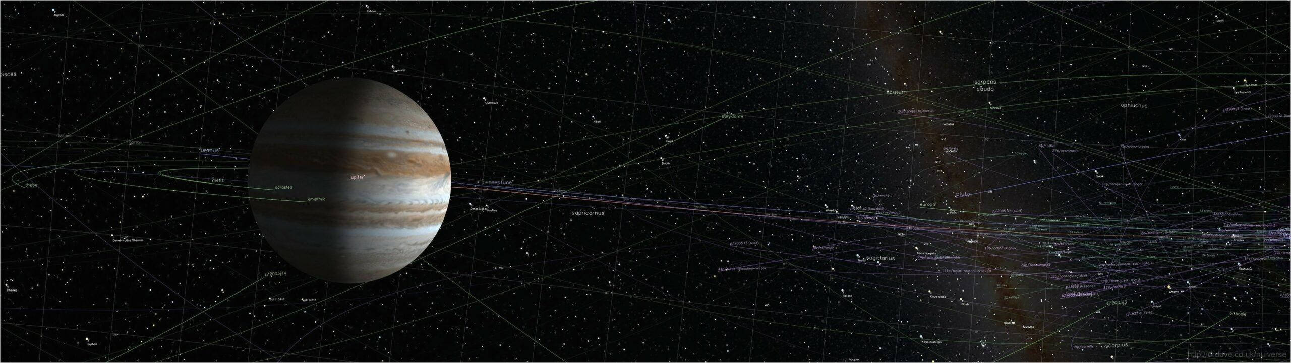 4K 双螢幕木星與星座 壁紙 — 木星在一個被發光宇宙細絲和遙遠星雲穿透的星場中顯得巨大。