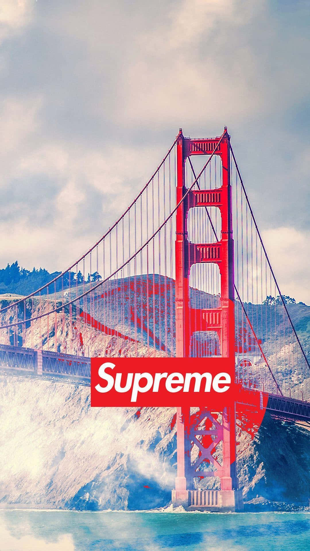 帶有紅色Supreme標誌疊加的金門大橋