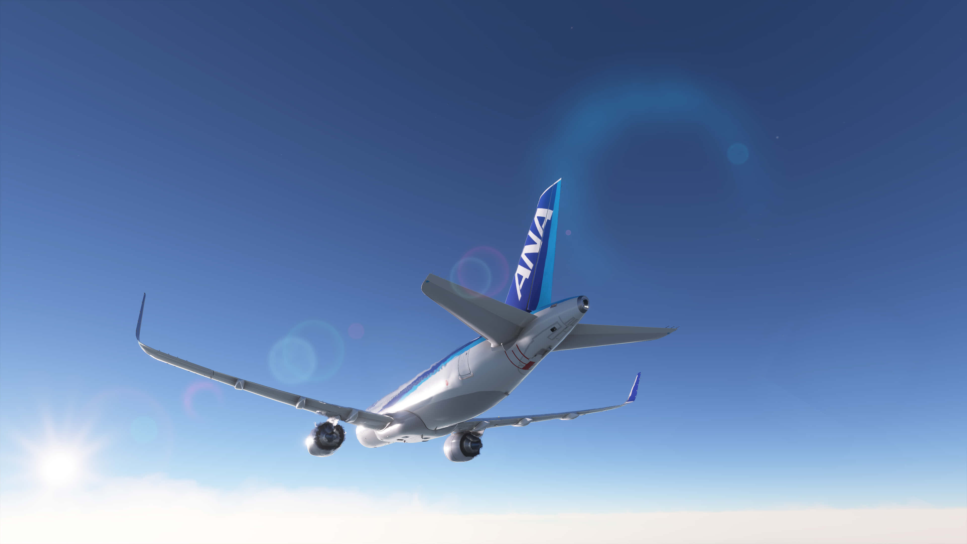 4K 微軟飛行模擬器背景：3D 飛機模型 壁紙 — 一架ANA飛機在晴朗的藍天中翱翔，下方陽光燦爛。