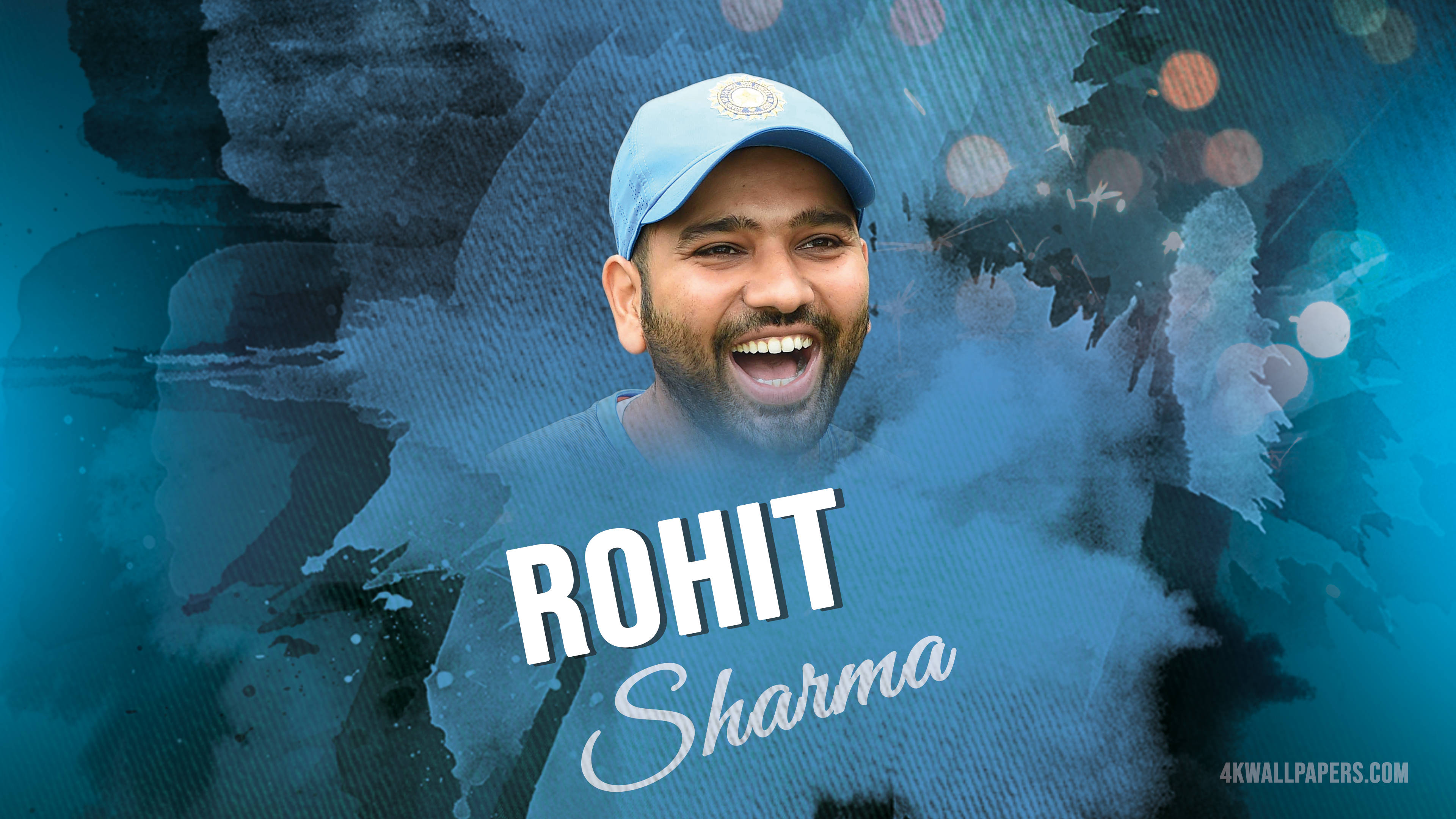 板球運動員 Rohit Sharma 在藍色水彩背景上微笑，帶有名字文字。
