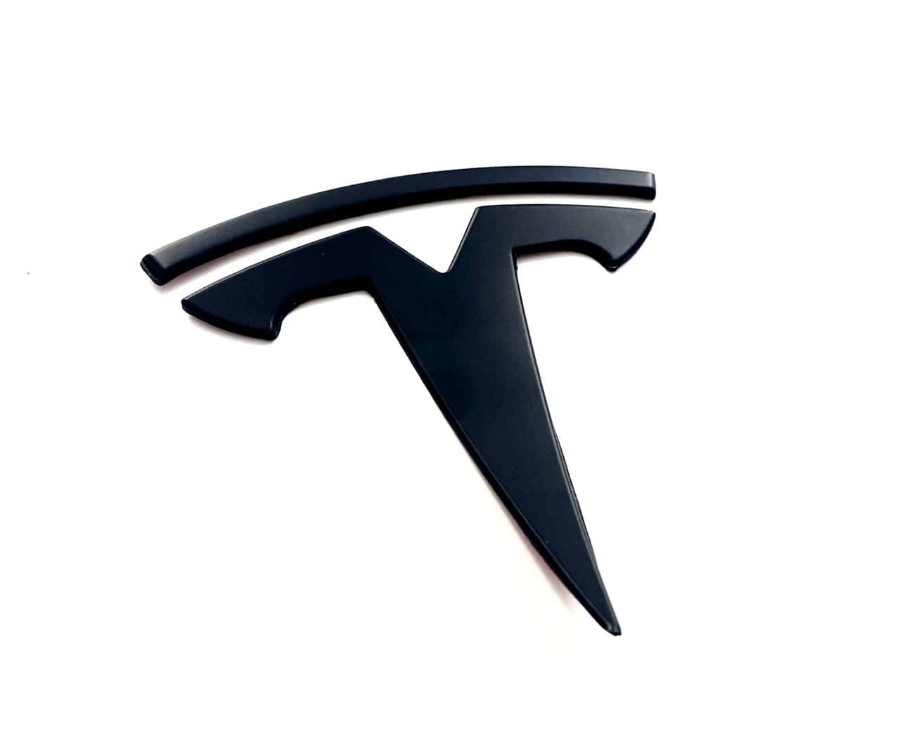 白色背景上的黑色 Tesla 標誌徽章