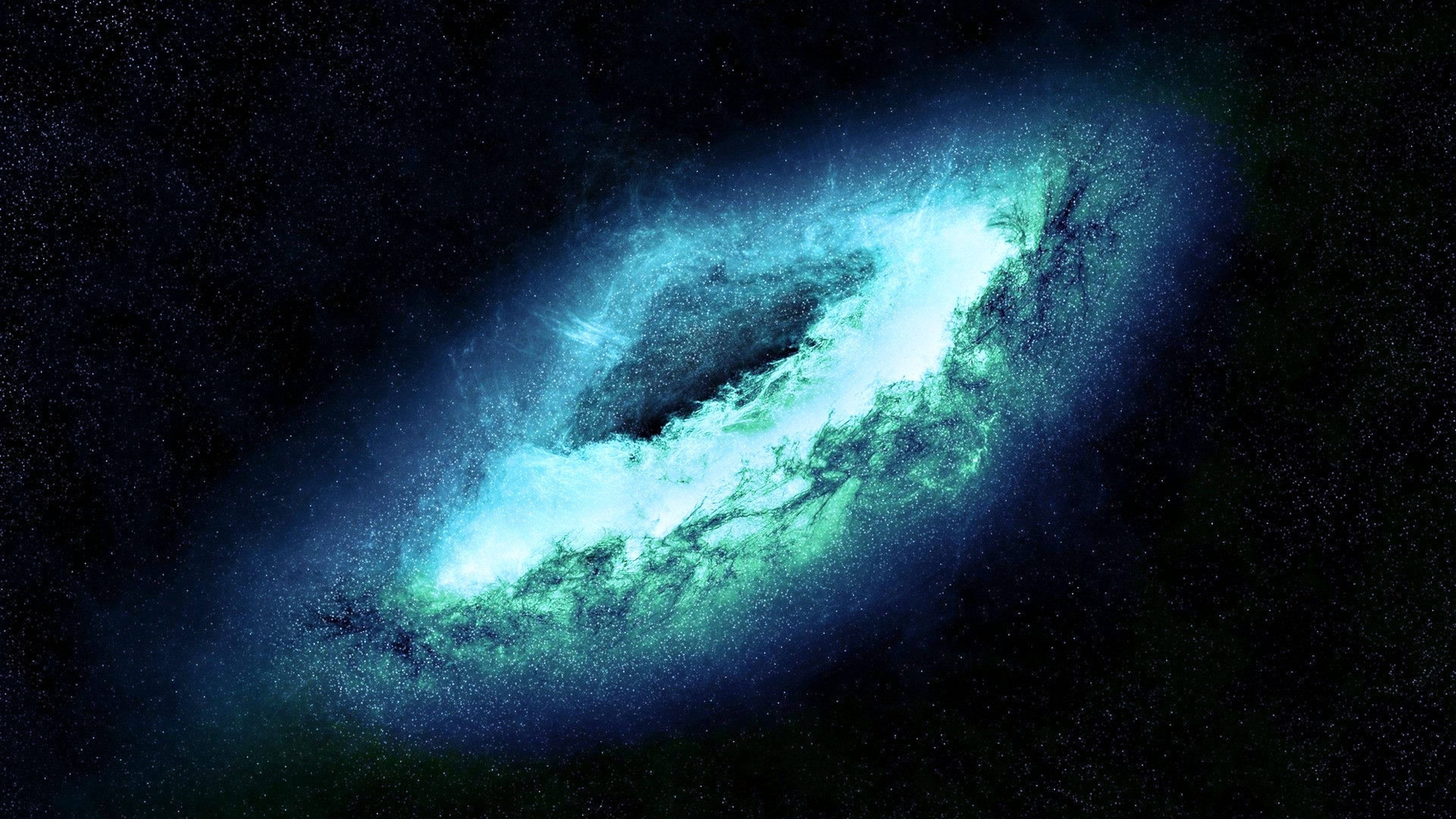 4K 超高清銀河藍色空洞 壁紙 — 一個明亮的藍綠色螺旋星系在佈滿星星的黑色宇宙虛空中旋轉。