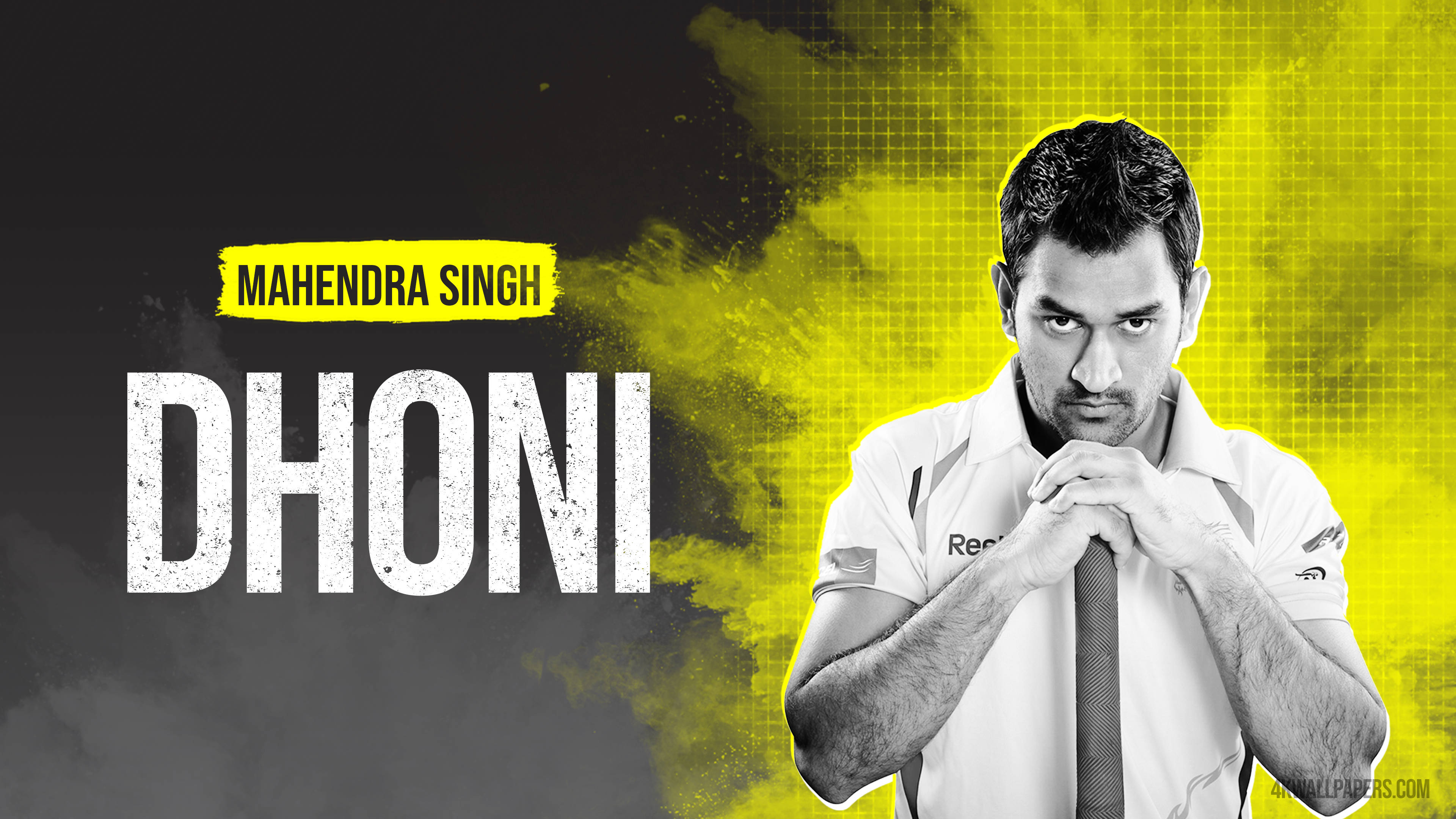 Mahendra Singh Dhoni 的黑白運動肖像，帶有黃色像素化背景和粗體文字。