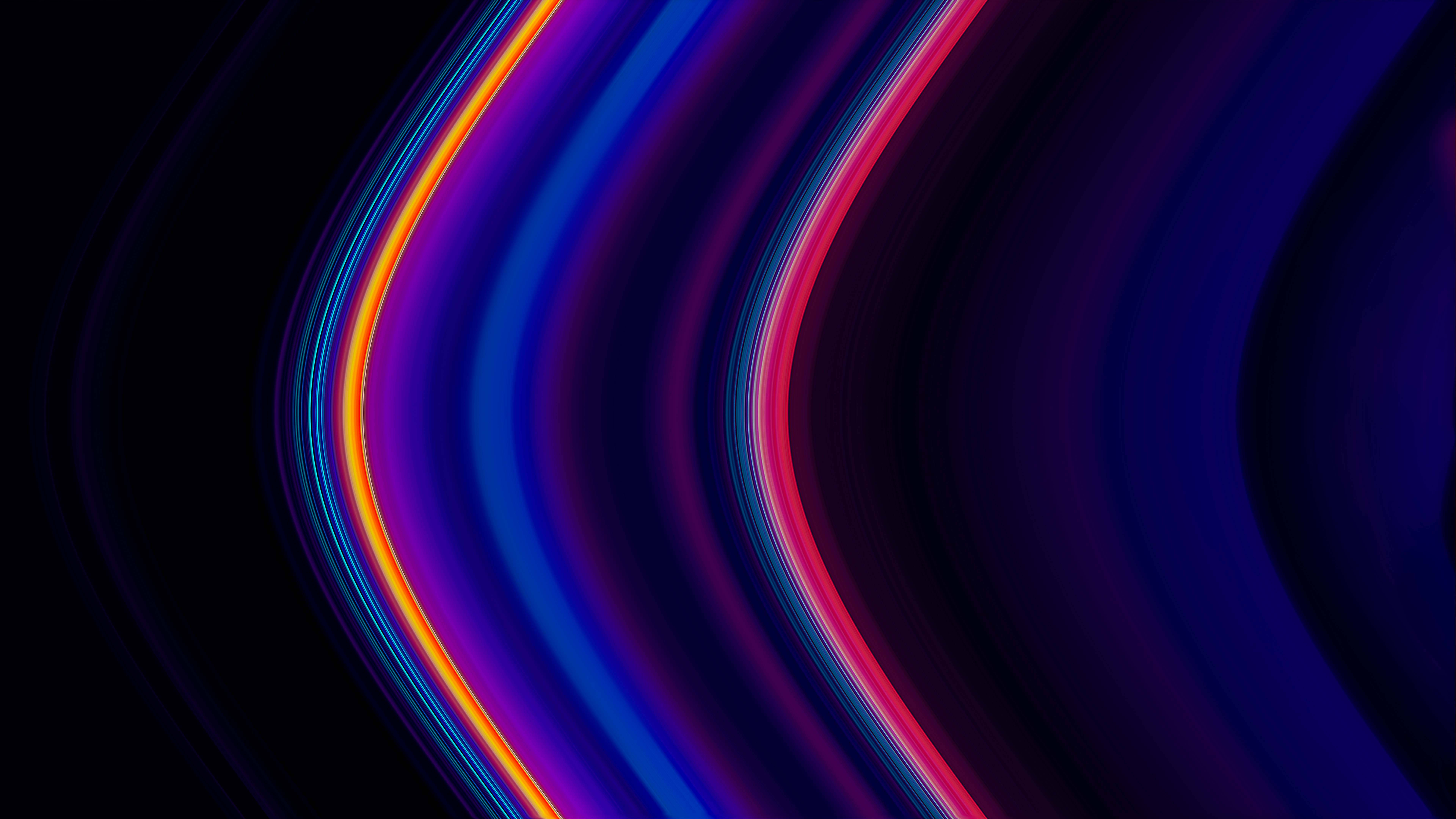 8K 7680x4320 超高清解析度桌面壁紙：霓虹管線 壁紙 — 充滿活力的橙色、粉紅色和藍色霓虹燈條在深黑色背景上動態彎曲。