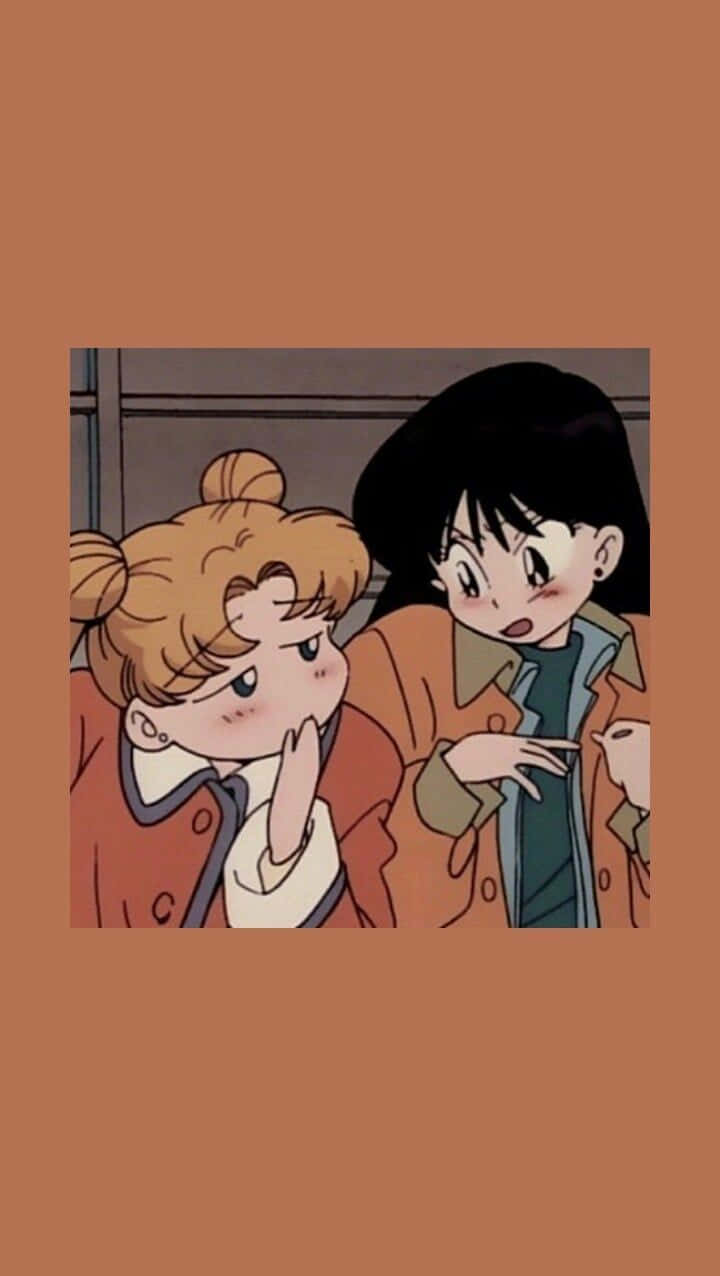 兩個穿著相配棕色外套的動漫女孩在低聲說秘密。