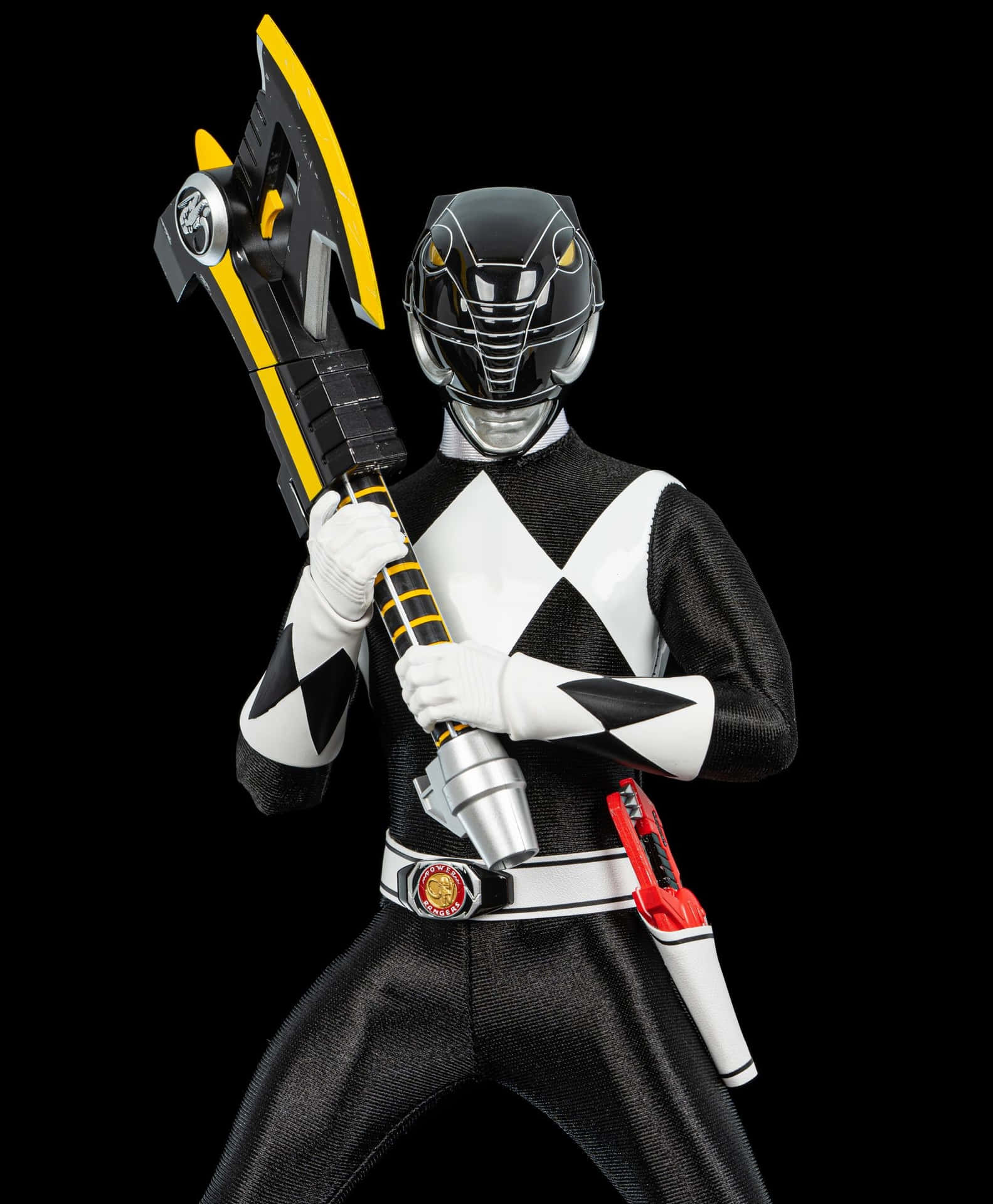  壁紙 — 一個黑白相間的Power Ranger全副武裝，在黑暗背景中手持一把巨大的黑黃色斧頭。