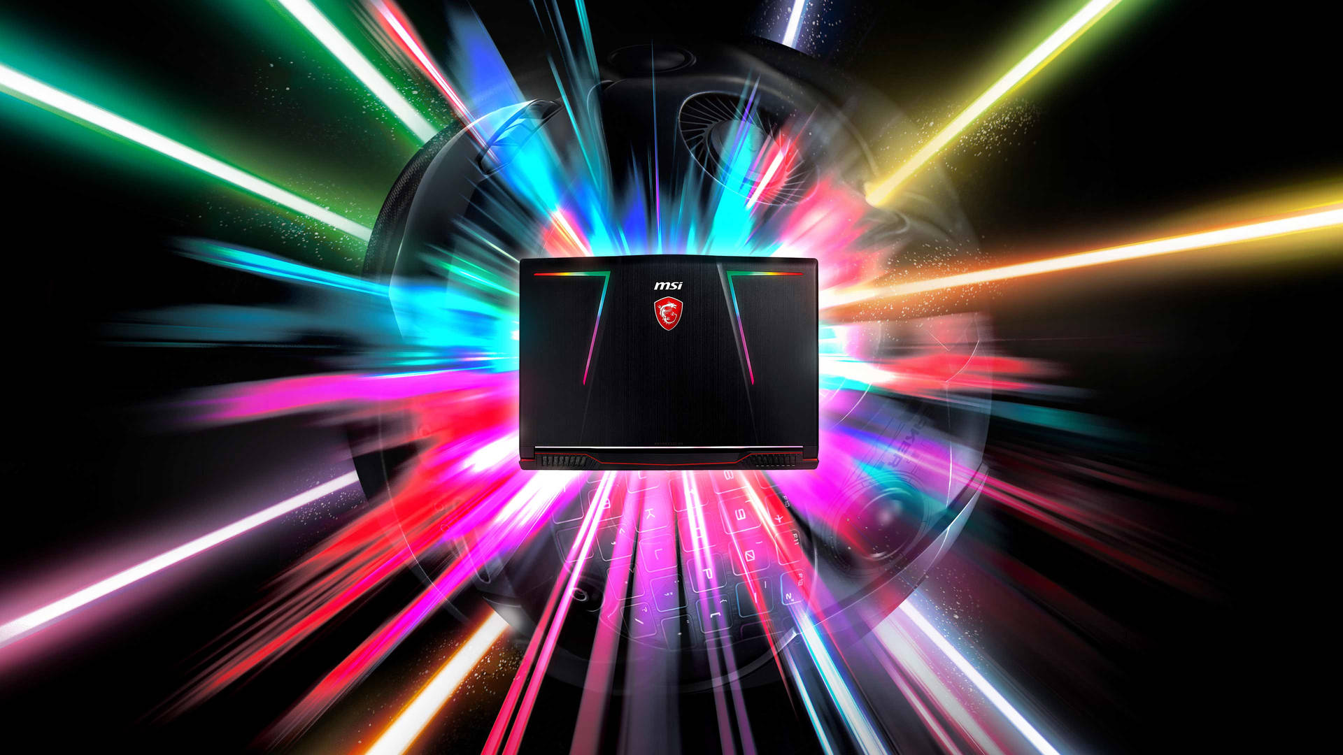 MSI霓虹燈光照亮夜空 壁紙 — 一部黑色 MSI 電競筆記型電腦，置於黑暗背景上的霓虹光線爆發中心。