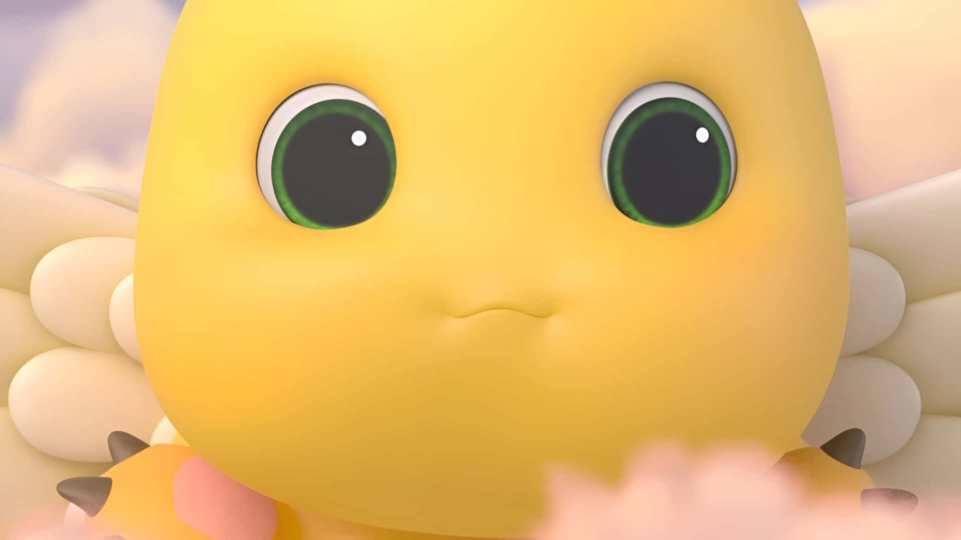  壁紙 — 一隻可愛的黃色卡通小鳥特寫，擁有綠色大眼睛和柔軟的白色翅膀，背景是柔和天空。