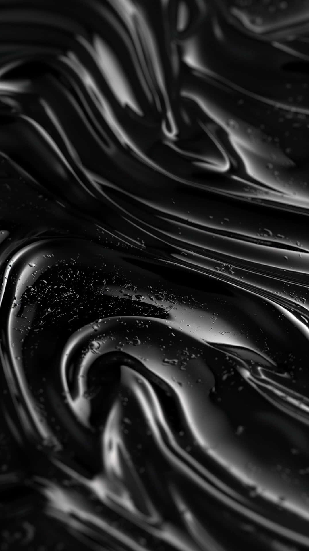 Black iPhone Xr 桌布 壁紙 — 光澤黑色液體的特寫，帶有反射高光和微小水滴，形成迷人的抽象紋理。