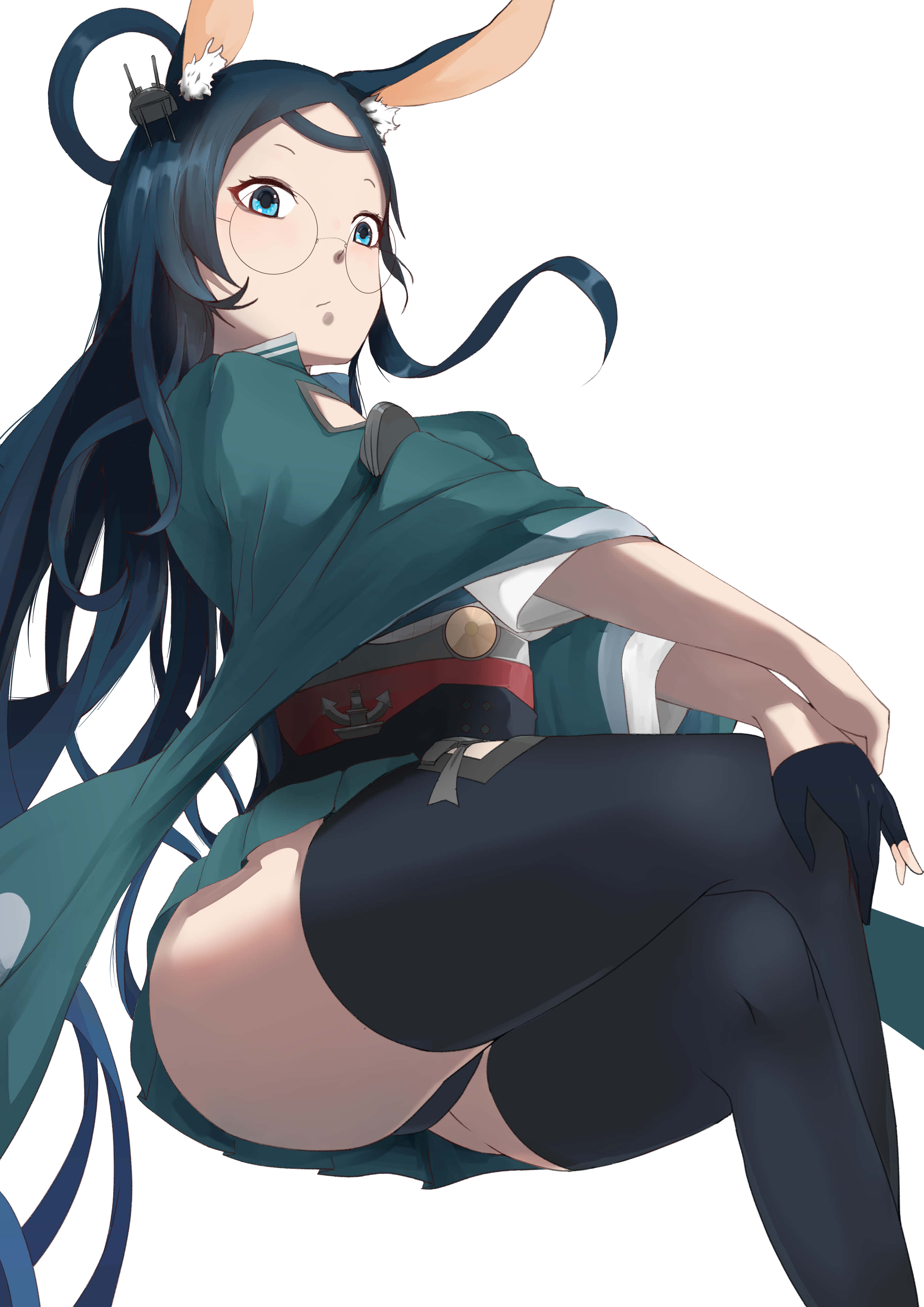 Azur Lane Souryuu 桌布 壁紙 — 一個可愛的動漫女孩，戴著兔耳朵和眼鏡，穿著青綠色服裝，在純白色背景前以俏皮的姿勢坐著。
