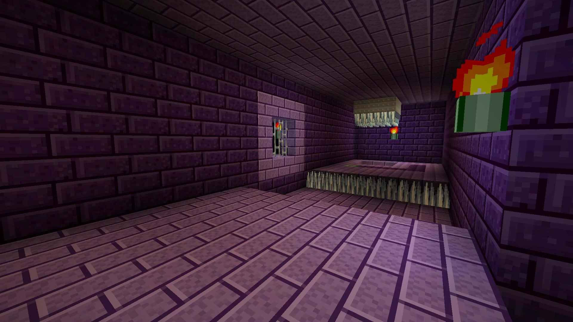  壁紙 — 一個燈光昏暗嘅Minecraft地牢，有紫色石牆、火炬同一個喺拱形天花板下嘅草地平台。