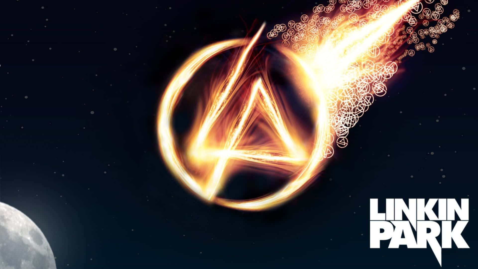  壁紙 — 一個熾熱發光的Linkin Park標誌劃過繁星點點的夜空，角落可見月亮。