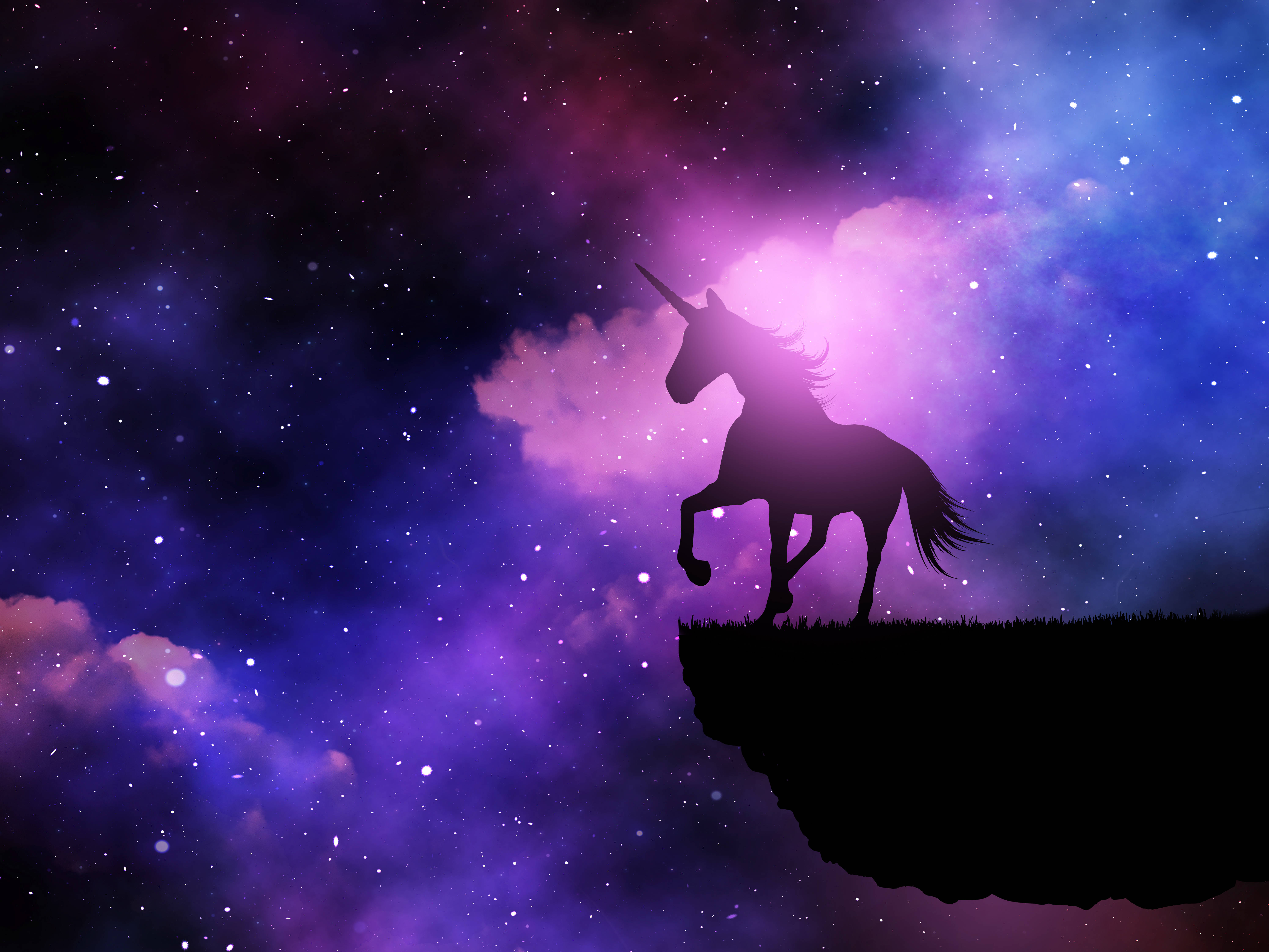 懸崖上的獨角獸剪影，俯瞰星光燦爛的紫色星系。
