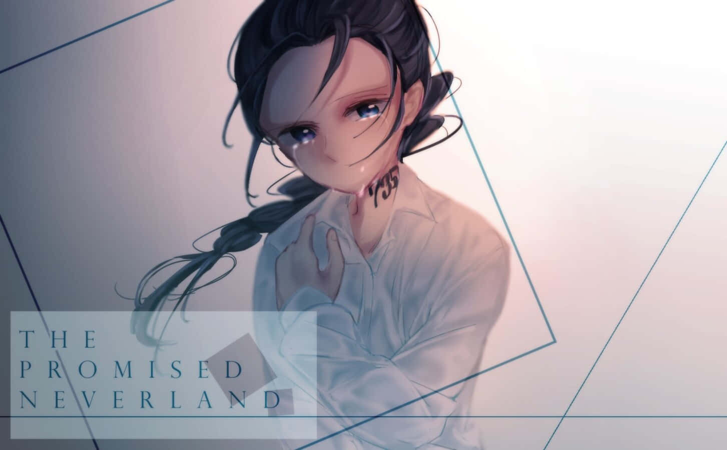 The Promised Neverland Isabella 桌布 壁紙 — 一個憂鬱的動漫女孩，深色頭髮和頸部紋身，在幾何背景前溫柔地凝視。