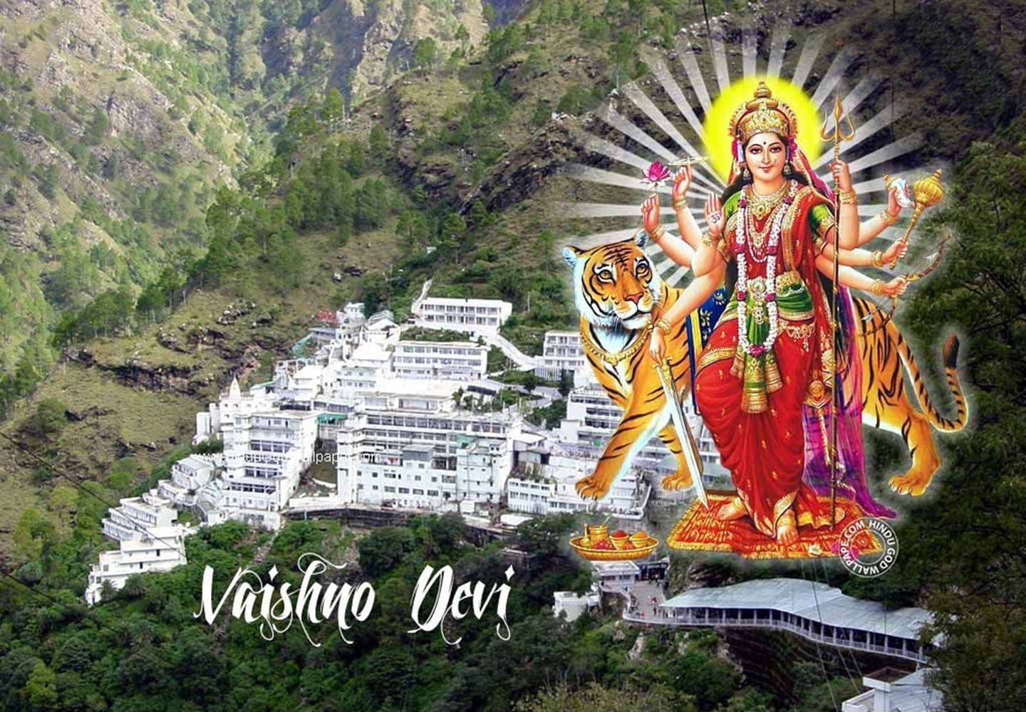 女神 Vaishno Devi 與老虎站在山上俯瞰白色寺廟建築群。