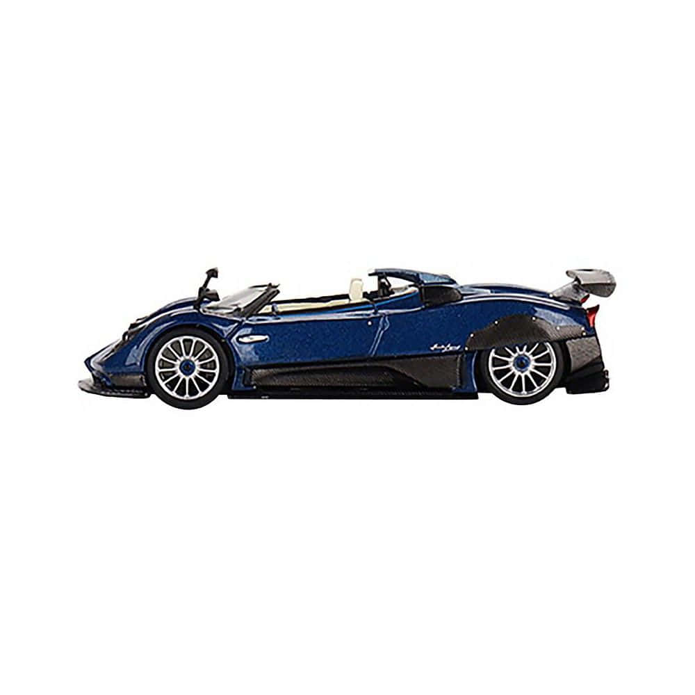 Pagani Zonda Tricolore 桌布 壁紙 — 一款時尚的藍色Pagani Zonda跑車模型，帶有黑色飾邊和銀色輪轂，在白色背景上以側面展示。