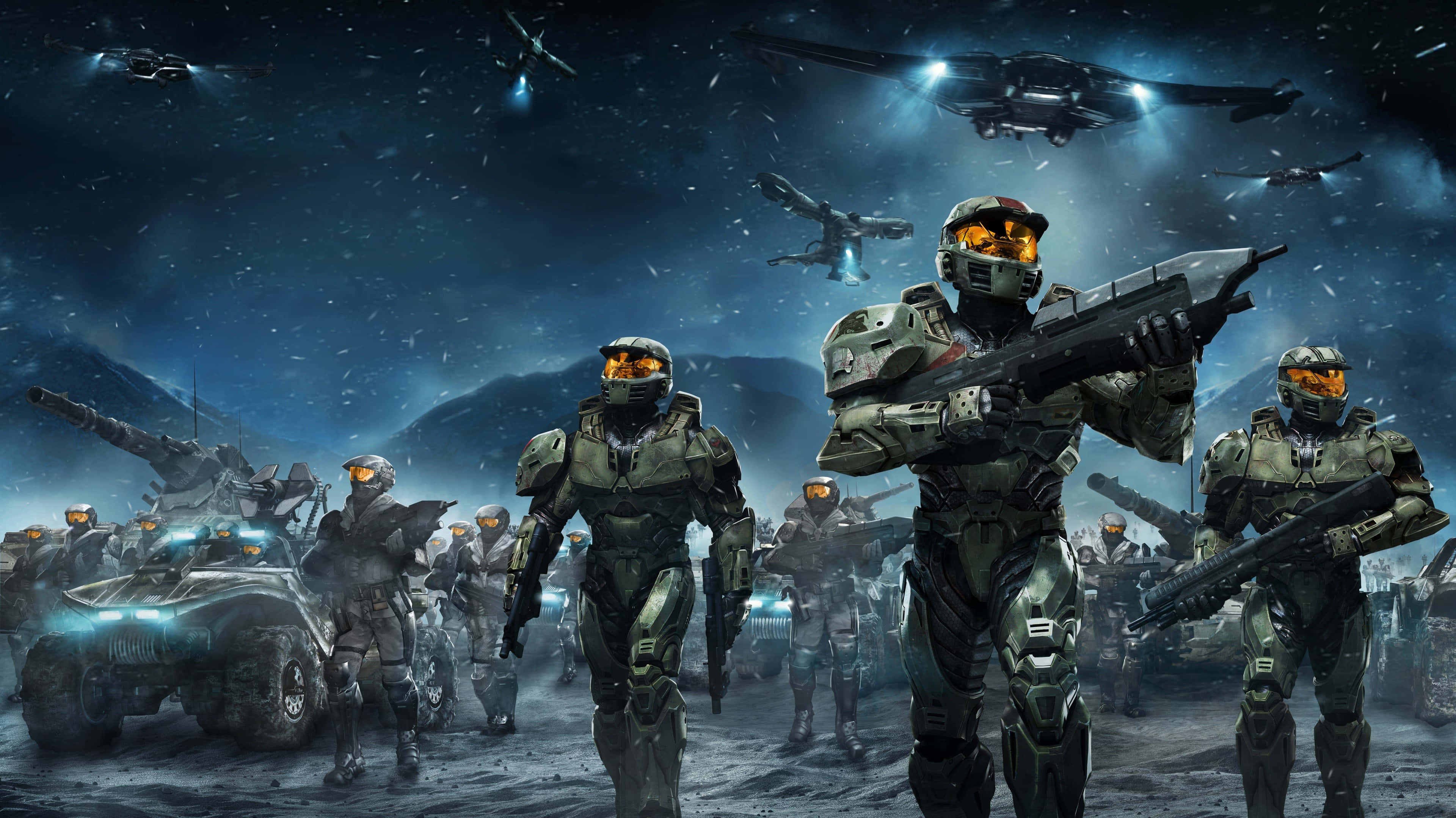 《光環：ODST》士官長與艦隊隊員 4K 壁紙 — 一隊裝甲士兵戴著發光的橙色護目鏡，在繁星點點的夜空下前進，未來戰爭機器在頭頂飛過。