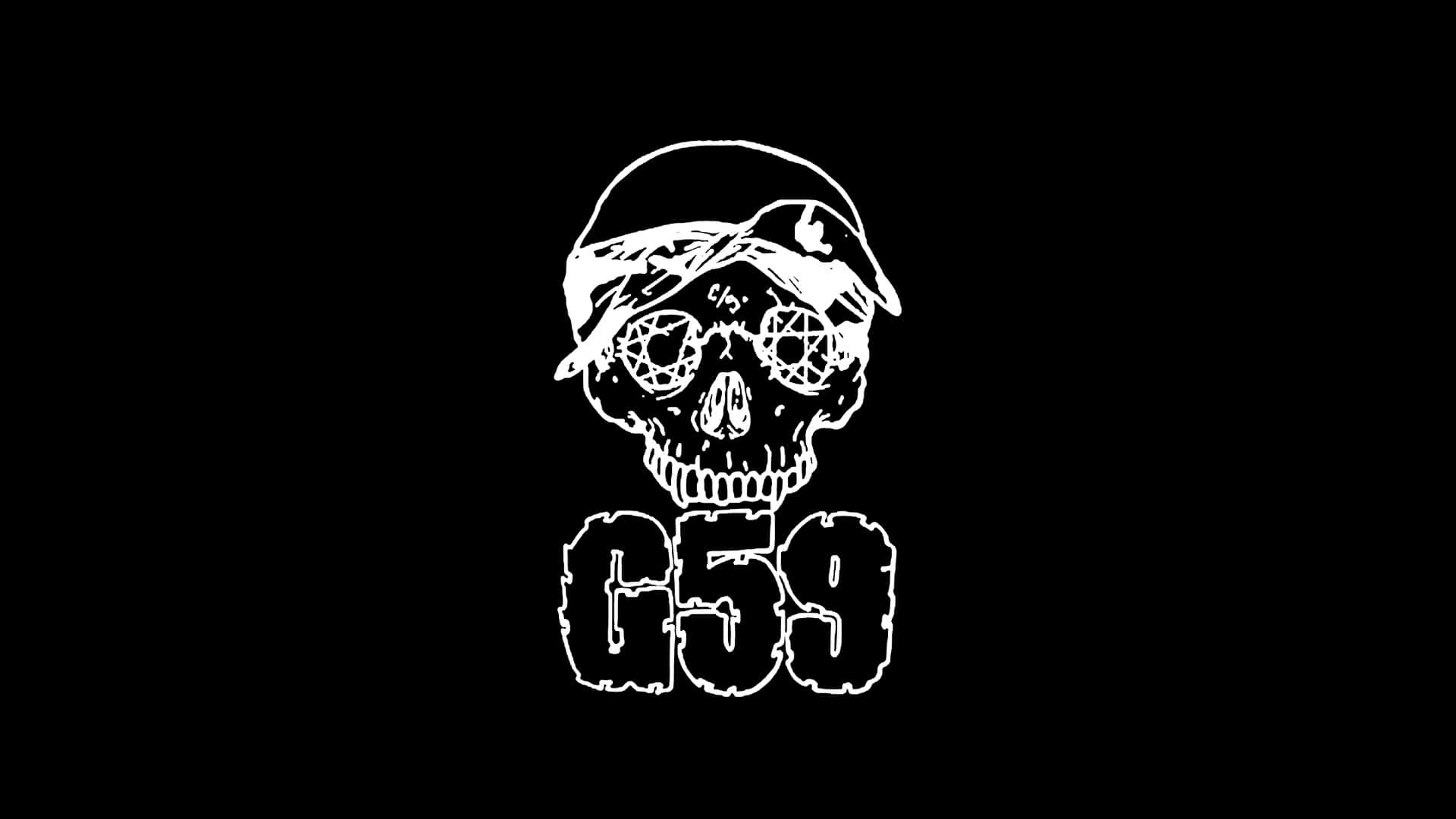  壁紙 — 一個鮮明的白色骷髏頭戴著帽子和護目鏡，下方有「G59」字樣，背景為黑色。