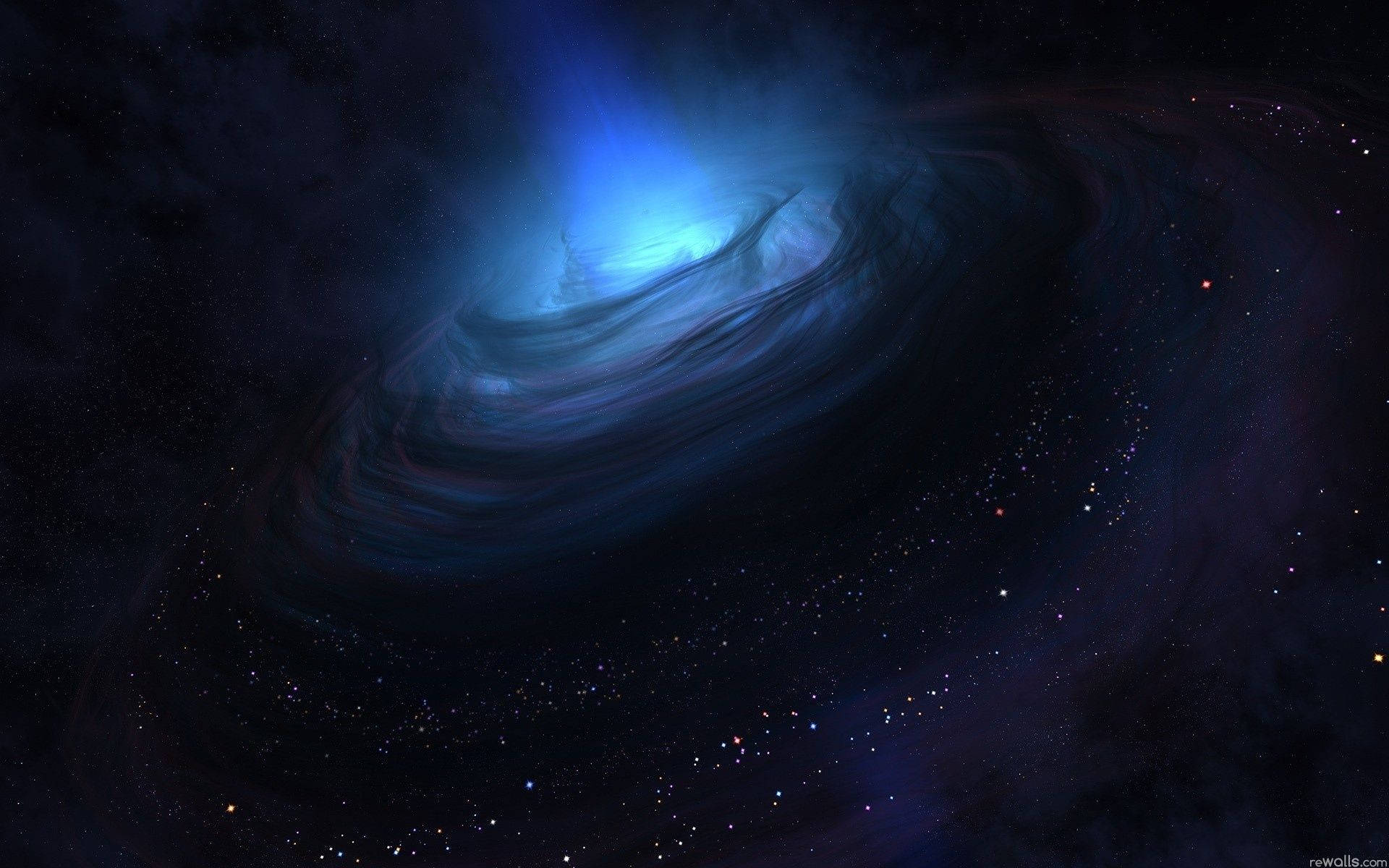 藍色波浪環繞的黑洞 壁紙 — 在深空中旋轉的藍色星系，帶有發光的核心和星場。