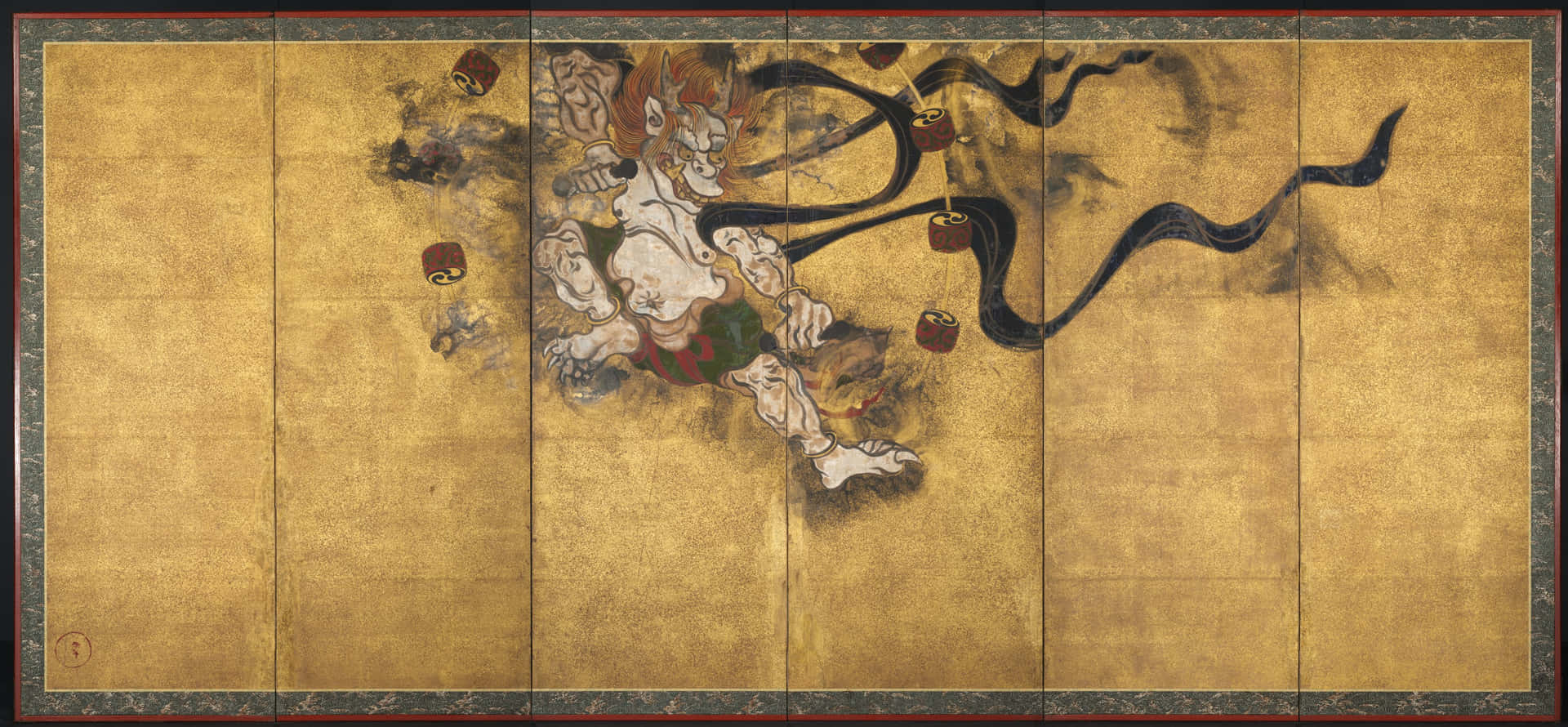  壁紙 — 傳統日本屏風描繪一隻兇猛的白鬼，帶有飄動的黑色絲帶和紅色燈籠，背景為金色。