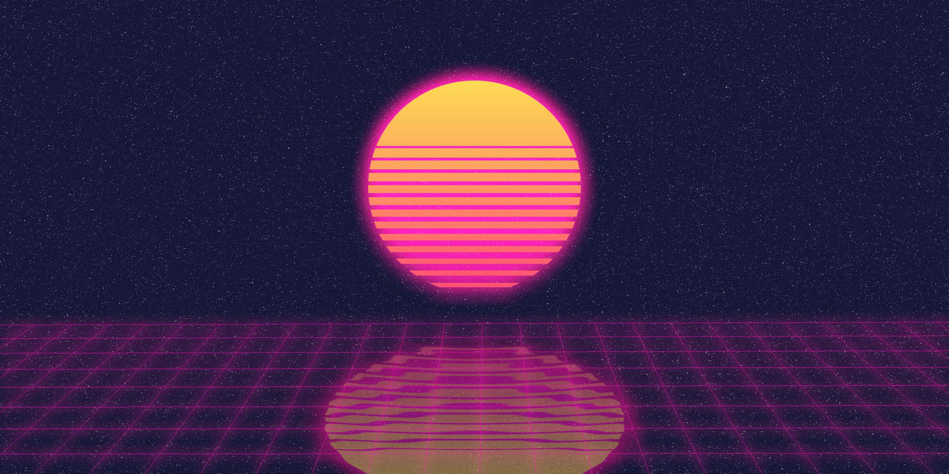  壁紙 — 一個帶有水平條紋的發光粉紅色和黃色太陽，在星空夜空下的數位景觀中，升起在一個反射的紫色網格之上。