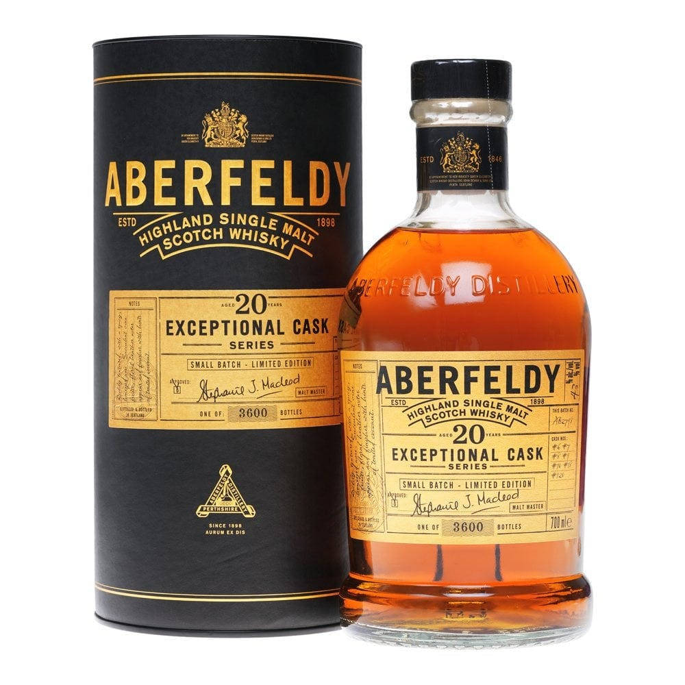 Aberfeldy 20年陈酿特选系列 壁紙 — Aberfeldy 20年單一麥芽威士忌酒瓶和黑色管，帶金色字體，白色背景。