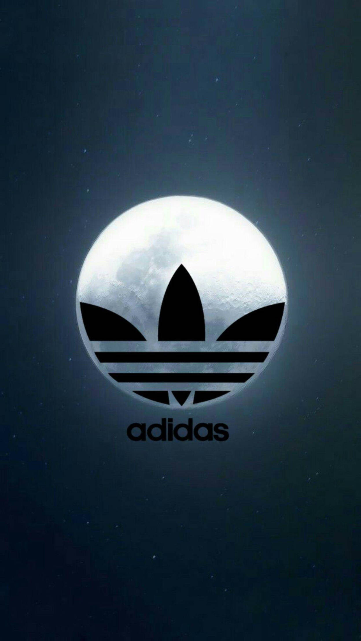 Adidas 月夜 iPhone 壁紙 — Adidas 標誌疊加在滿月上，背景是星空夜空。