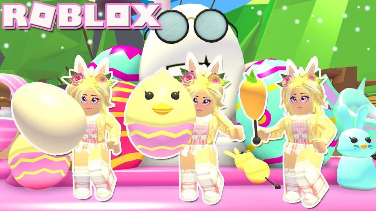戴著兔耳朵的 Roblox 角色在色彩繽紛的遊戲場景中拿著復活蛋和小雞。