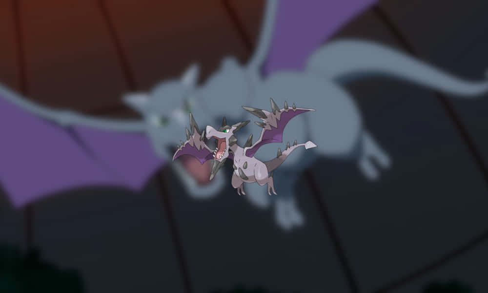 Aerodactyl 與 Mega Aerodactyl 壁紙 — 一隻紫色翅膀的龍，長有尖刺的角和鋒利的牙齒，在黑暗的瓷磚地板背景前向前飛翔。