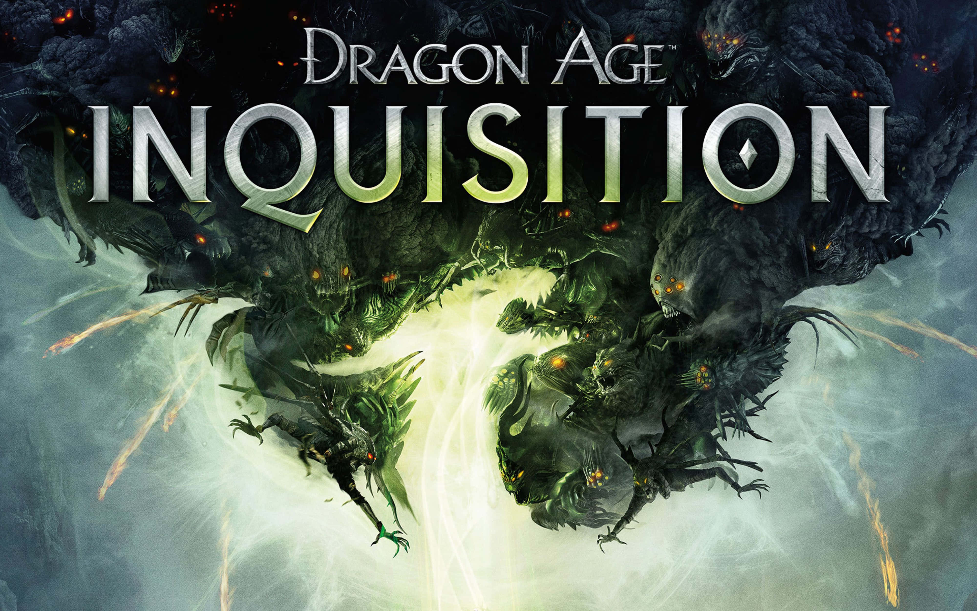 《龍 Age 4K》：射出箭矢，改寫命運 壁紙 — 一個戲劇性的奇幻場景，怪獸般的龍閃爍著發光的眼睛和火焰般的氣息，圍繞著《Dragon Age Inquisition》標題旋轉。