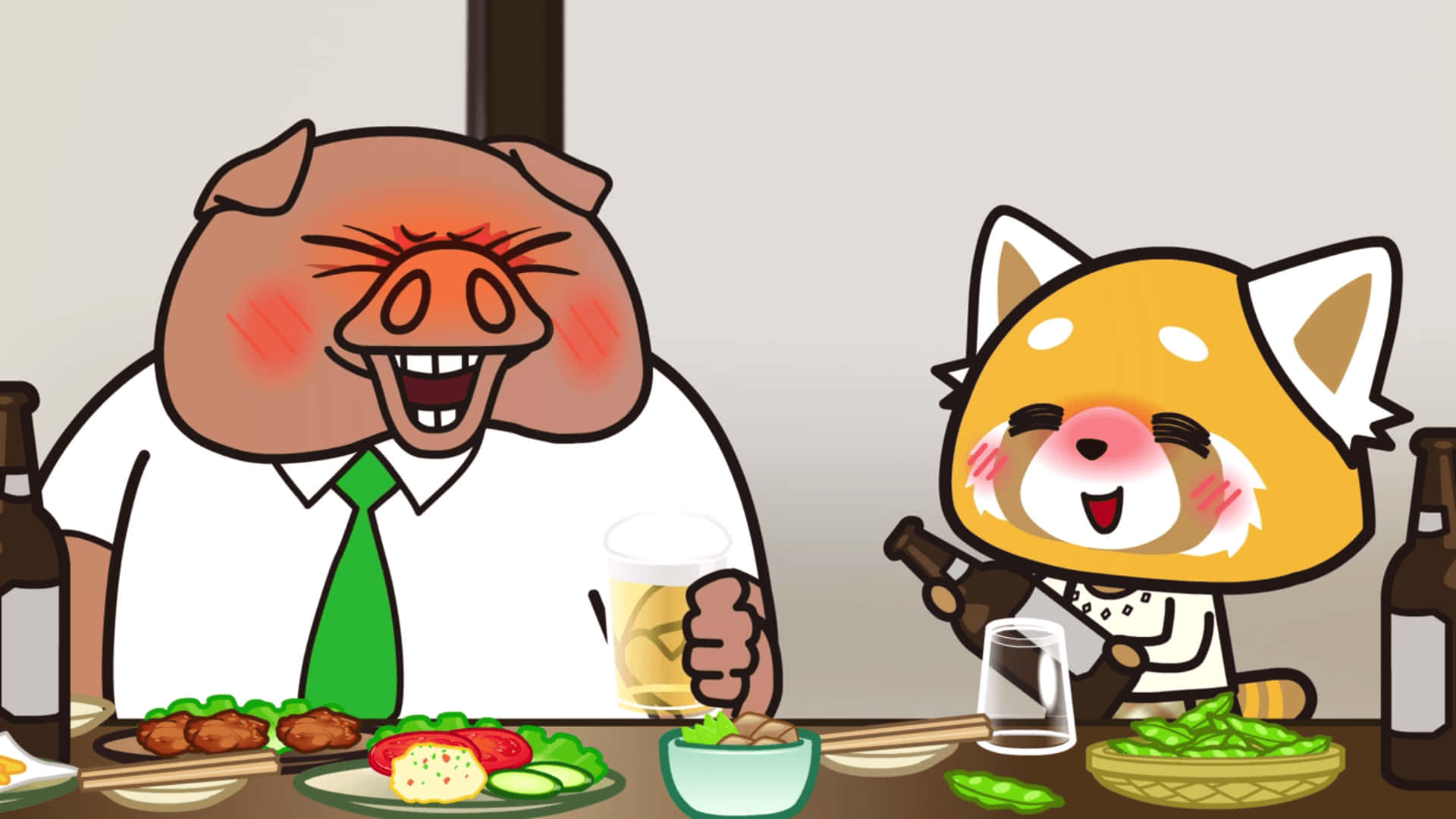 Aggretsuko熱情演唱最愛金屬歌曲 壁紙 — 一隻開心的卡通豬和紅熊貓在餐桌上享用飲料和食物，有筷子同啤酒樽。