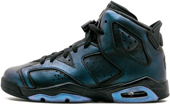 Air Jordan 6 Retro 黑色紅外線運動鞋 壁紙 — 一對高筒運動鞋，帶有虹彩藍色金屬面板和黑色點綴，置於純黑背景上。