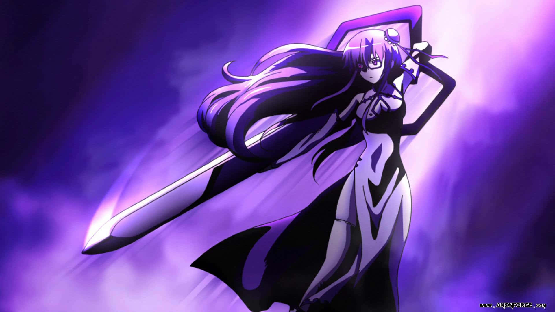 Akame 為正義而戰 —《Akame Ga Kill》 壁紙 — 一位紫髮動漫戰士穿著黑白連衣裙，在充滿活力的紫色暴風雨天空中揮舞著發光的劍。