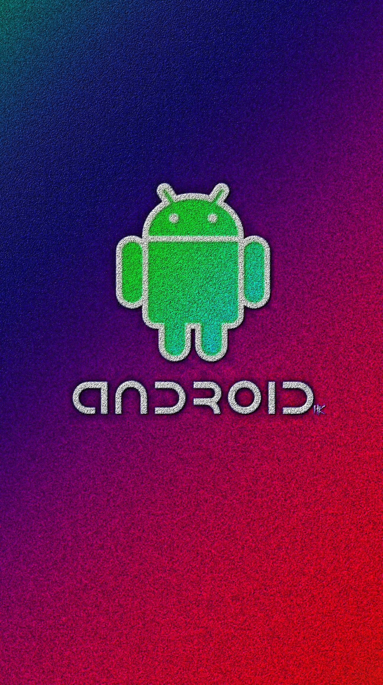 Android 開發者標誌與放射背景壁紙 壁紙 — 一個綠色Android機械人標誌，帶有閃爍輪廓，居中於從藍色到紫色再到紅色的鮮豔漸變背景上。
