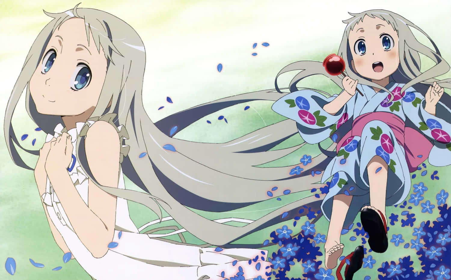《Anohana》的最佳好友們 壁紙 — 兩個長銀色頭髮的動漫女孩漂浮在藍色花朵中，其中一個拿著紅蘋果，花瓣在她們周圍飄落。