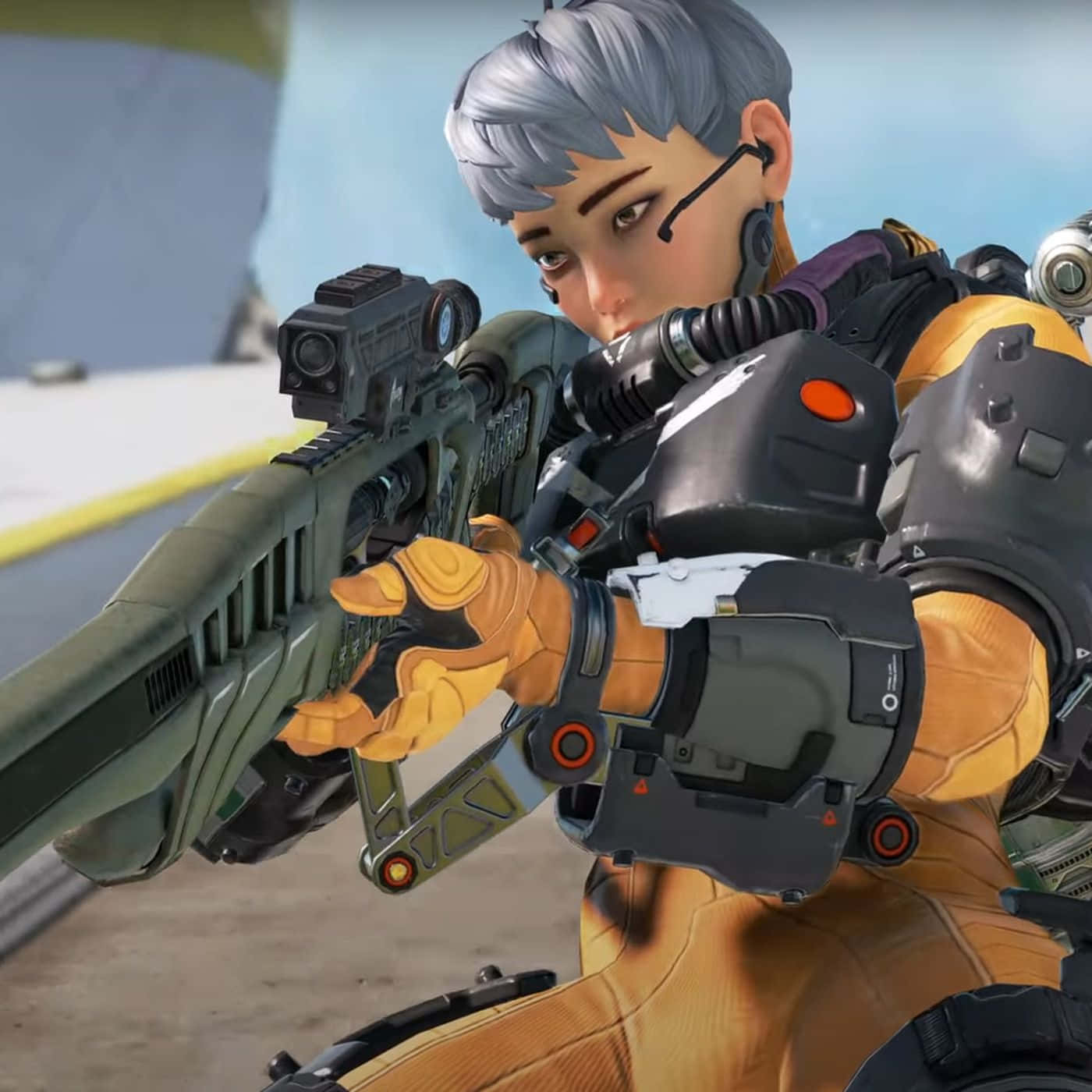 瓦爾基里《Apex英雄》黃色戰衣持點射步槍 壁紙 — 一位專注的白髮女兵在未來戰鬥場景中瞄準重型狙擊步槍。