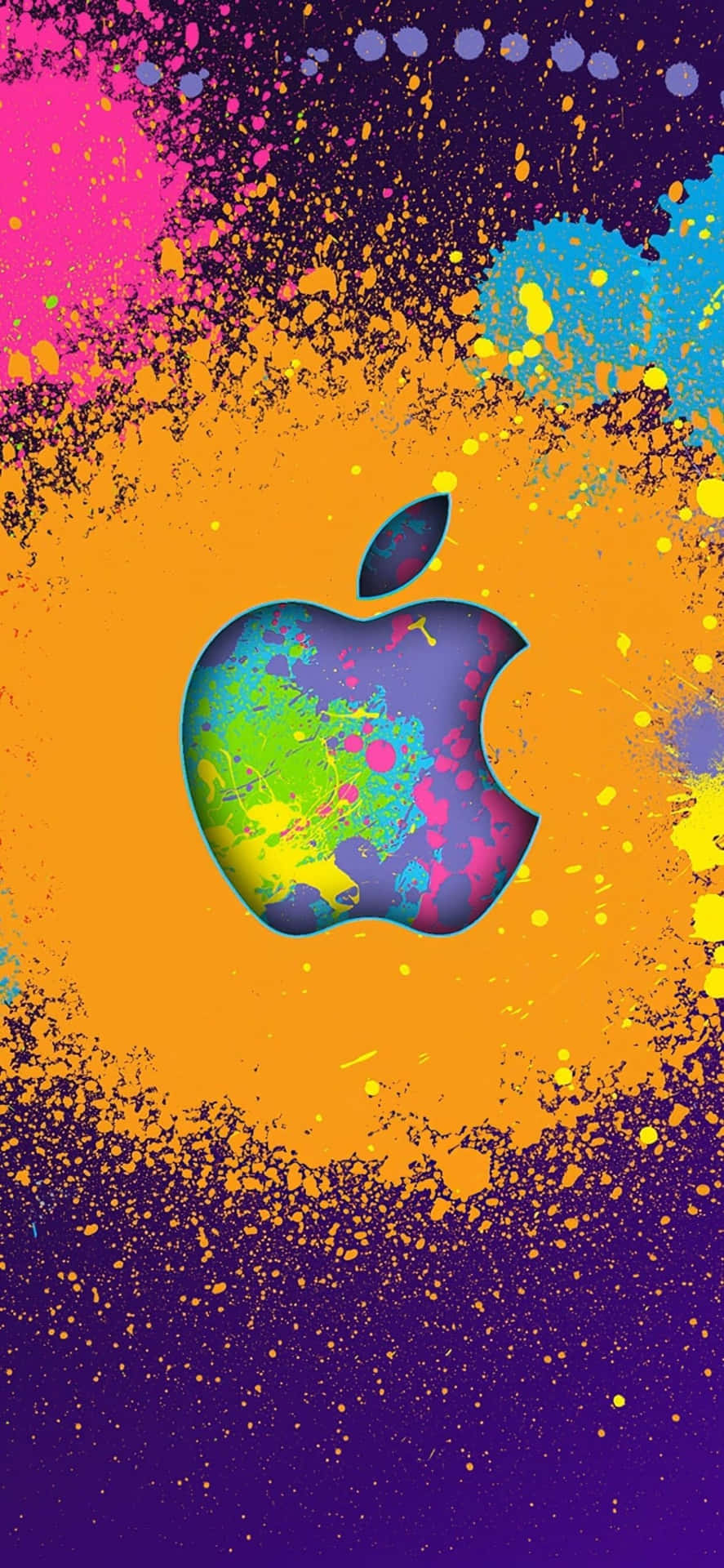 彩色 Apple 標誌被鮮豔的油漆飛濺包圍在漸變背景上。